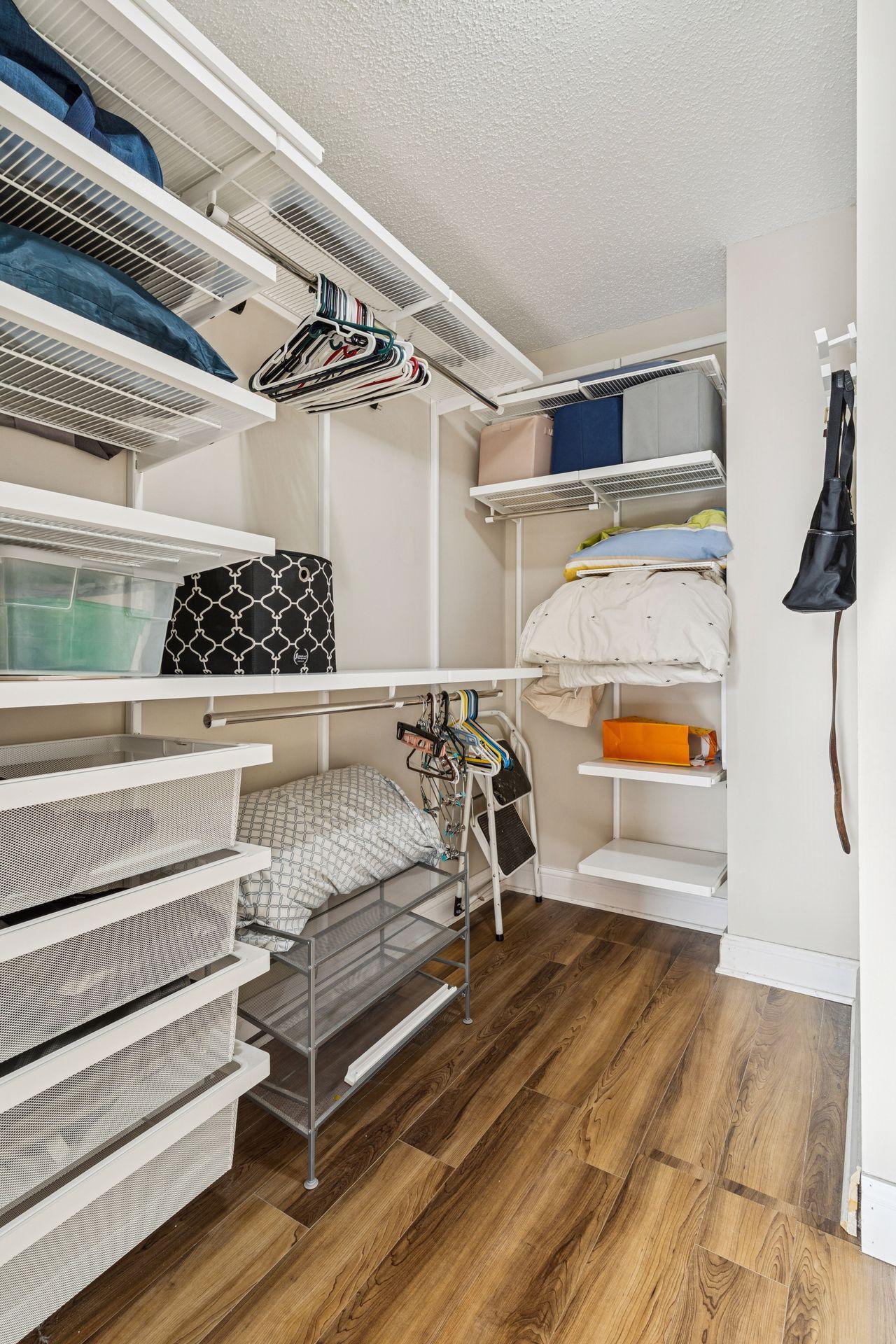 1201 Yale Place Unit: 608