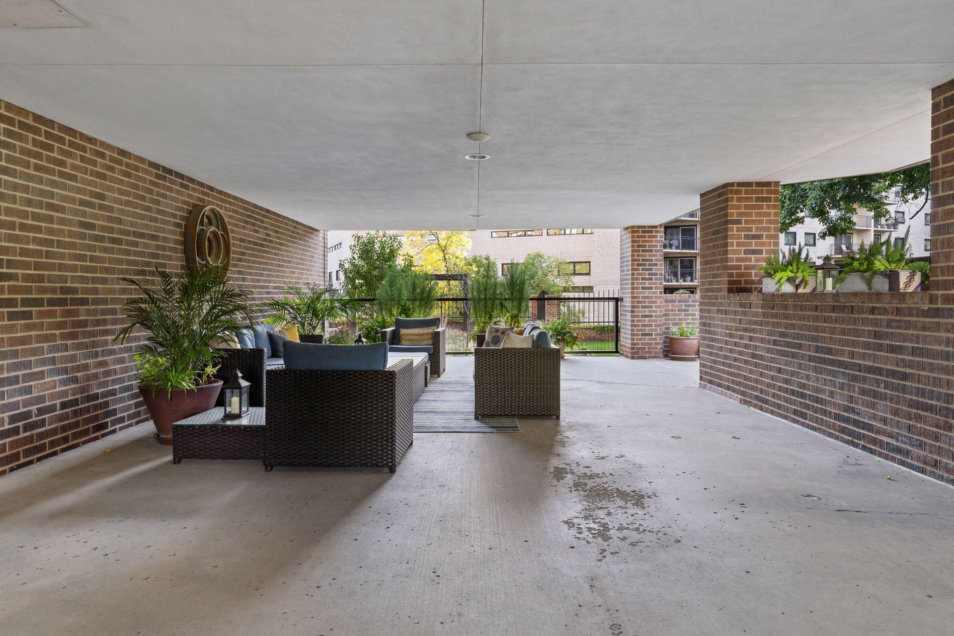1201 Yale Place Unit: 608