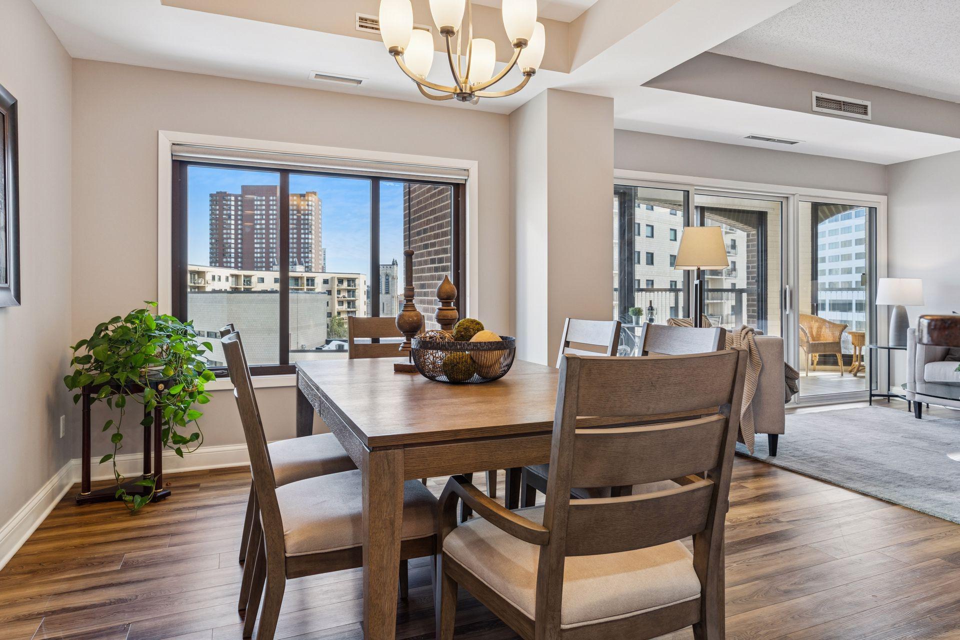 1201 Yale Place Unit: 608