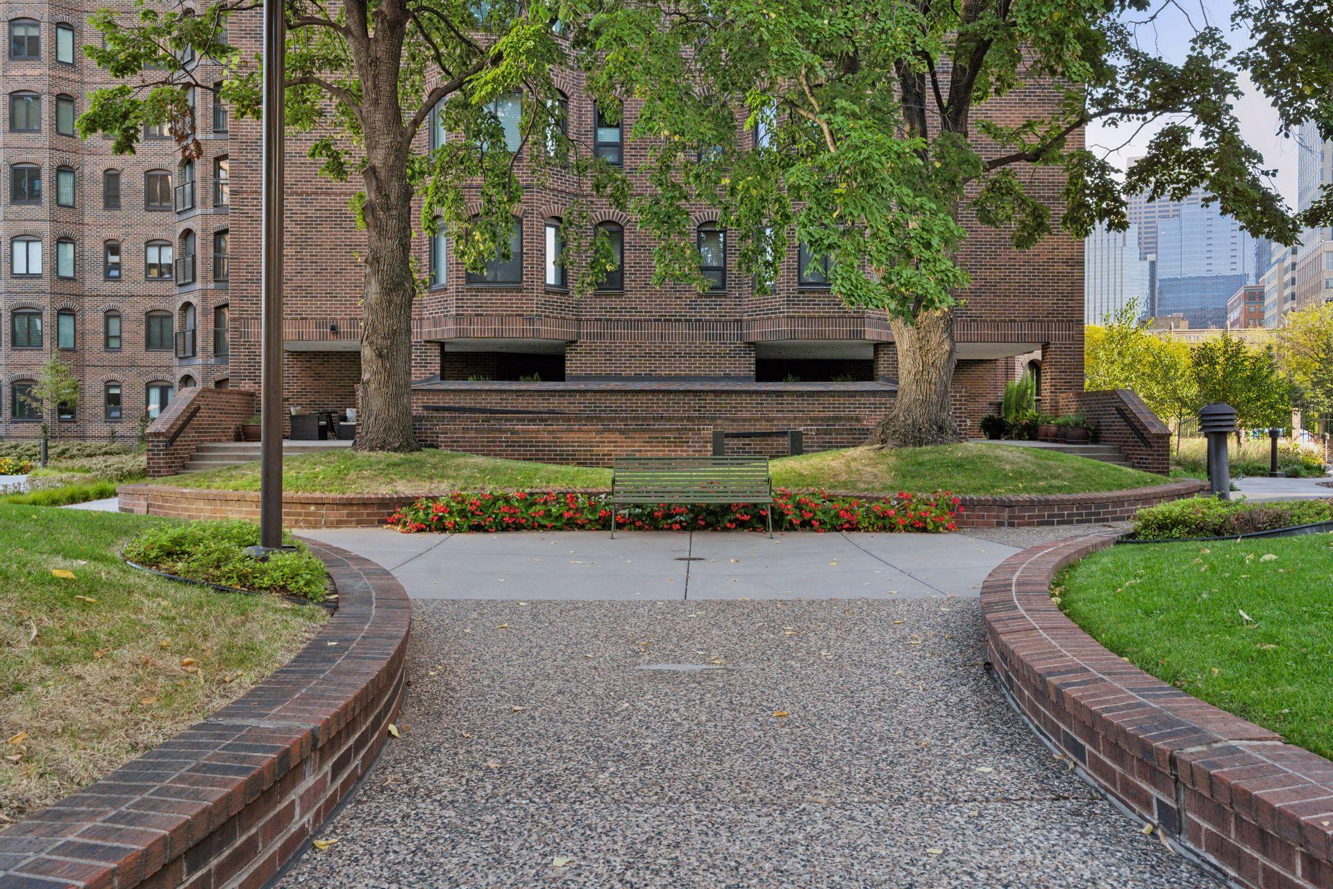 1201 Yale Place Unit: 608
