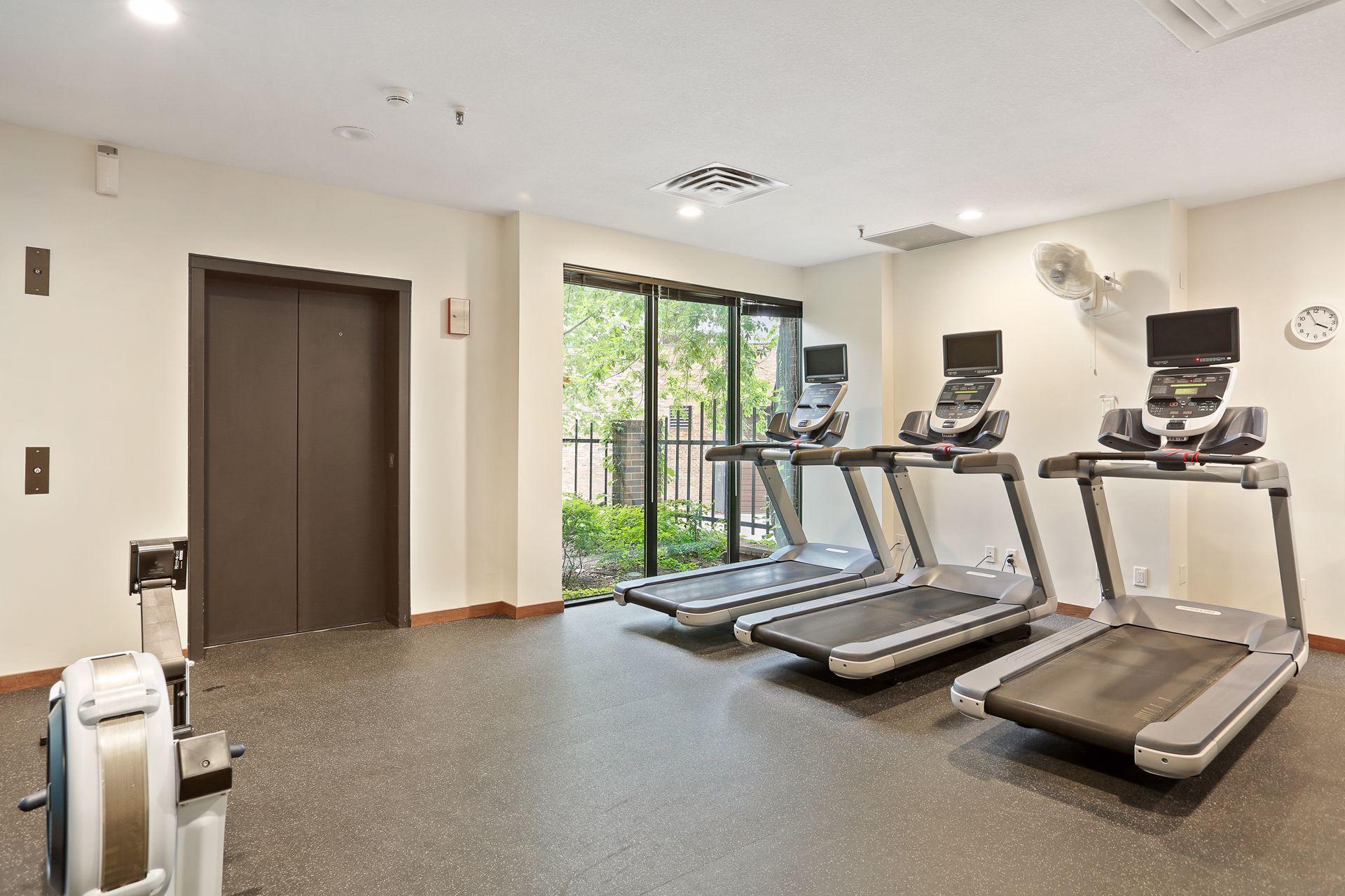 1201 Yale Place Unit: 608