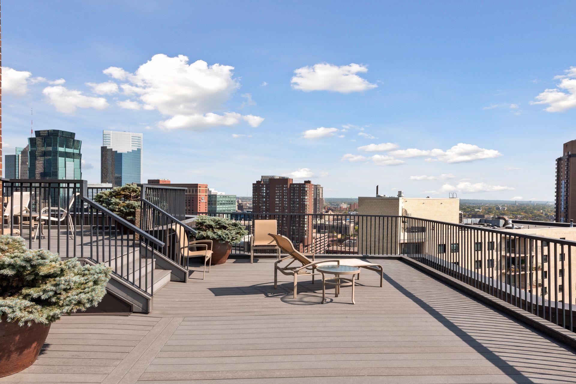 1201 Yale Place Unit: 608