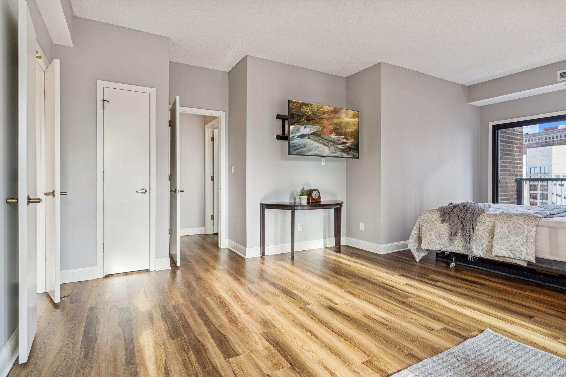 1201 Yale Place Unit: 608