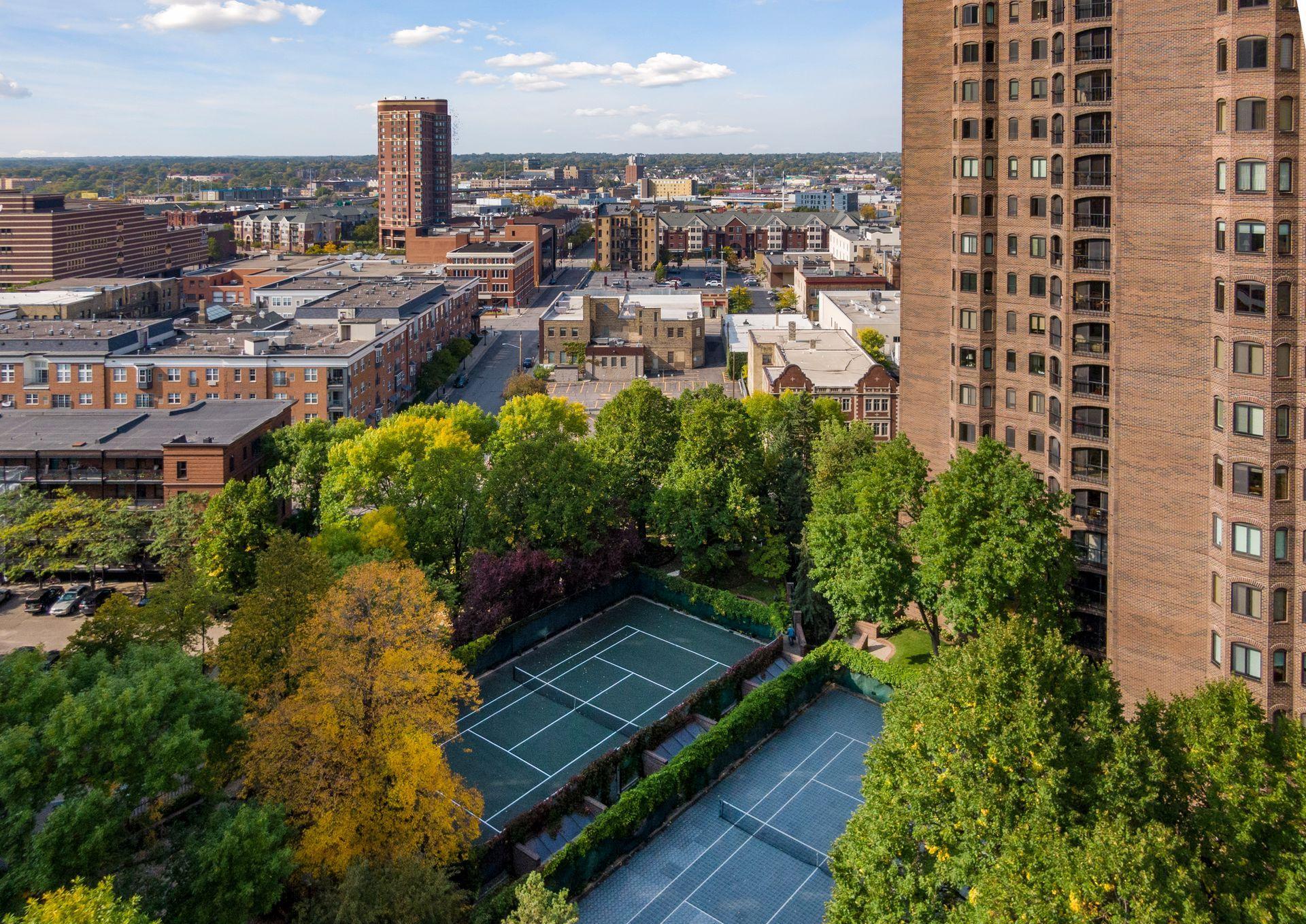 1201 Yale Place Unit: 608