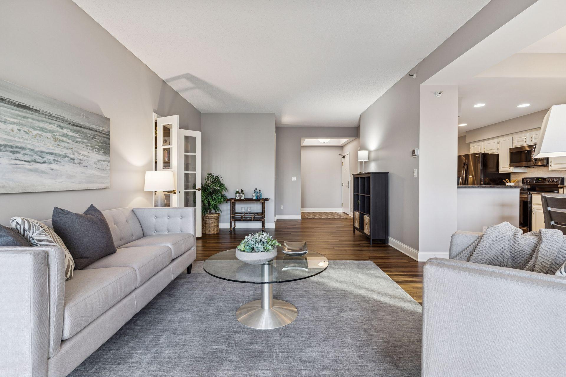 1201 Yale Place Unit: 608