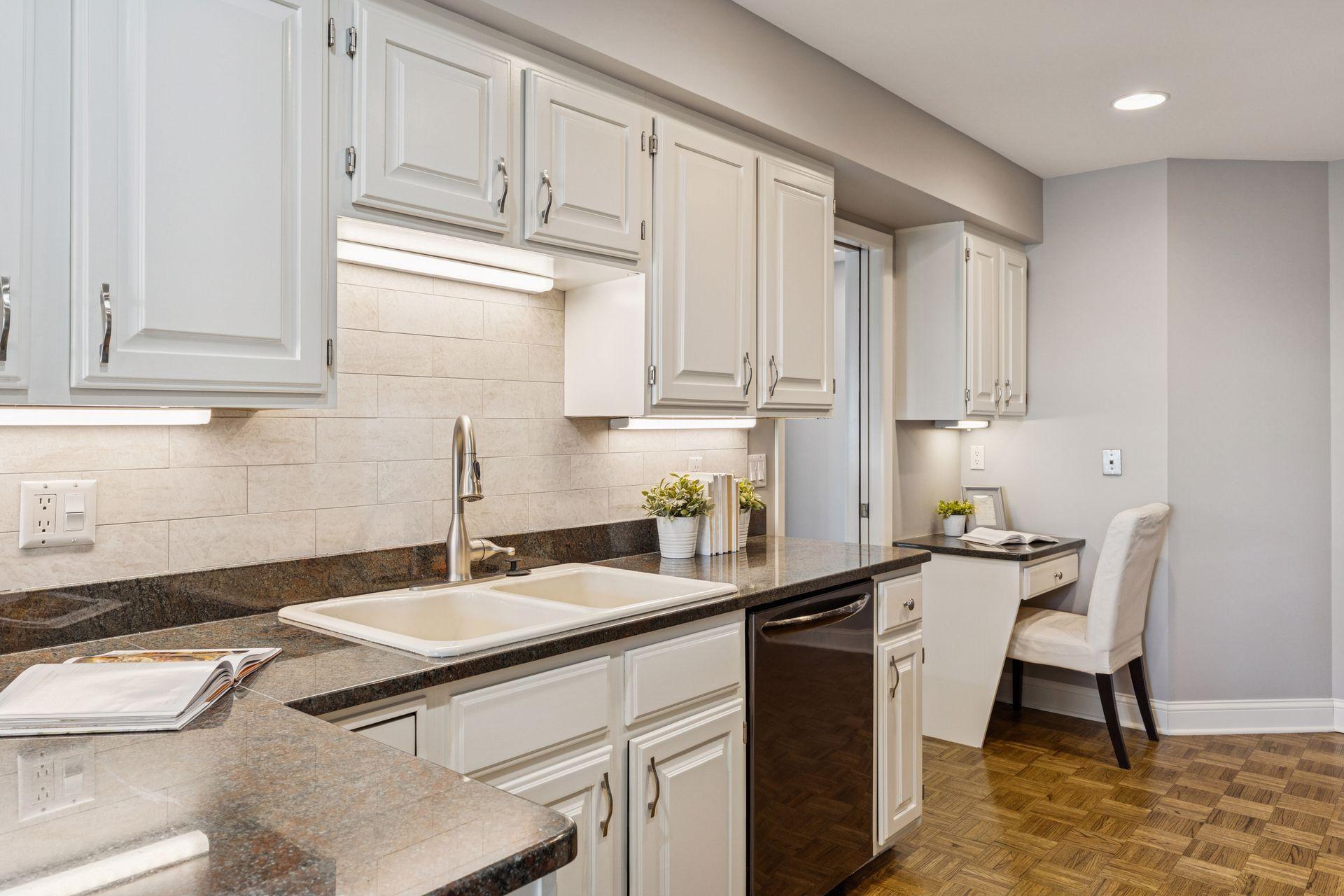 1201 Yale Place Unit: 608