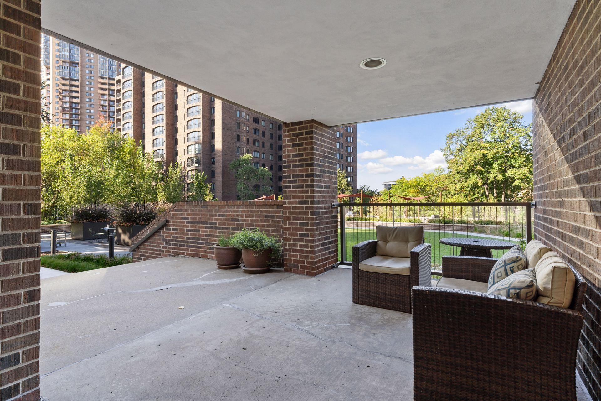 1201 Yale Place Unit: 608