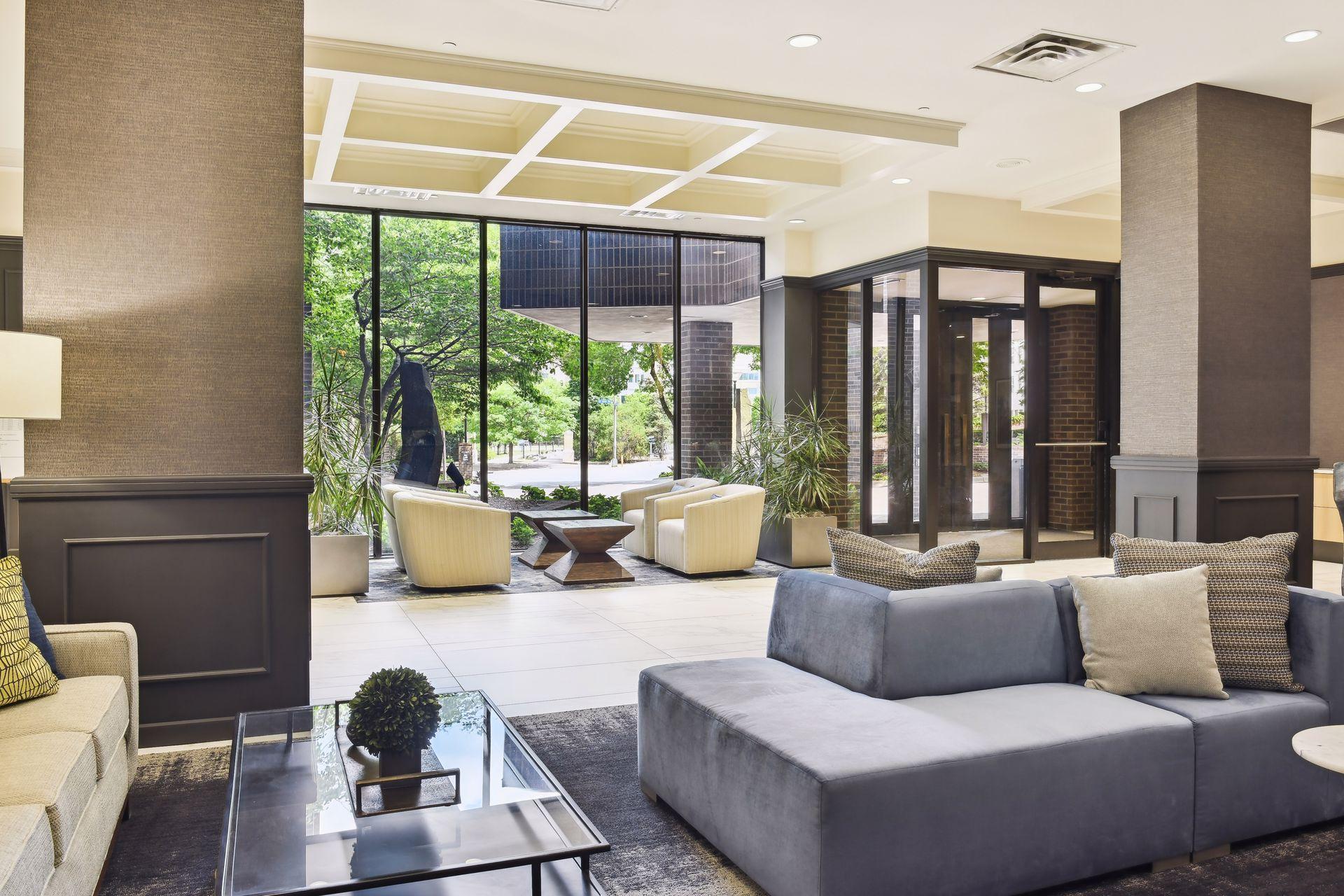 1201 Yale Place Unit: 608