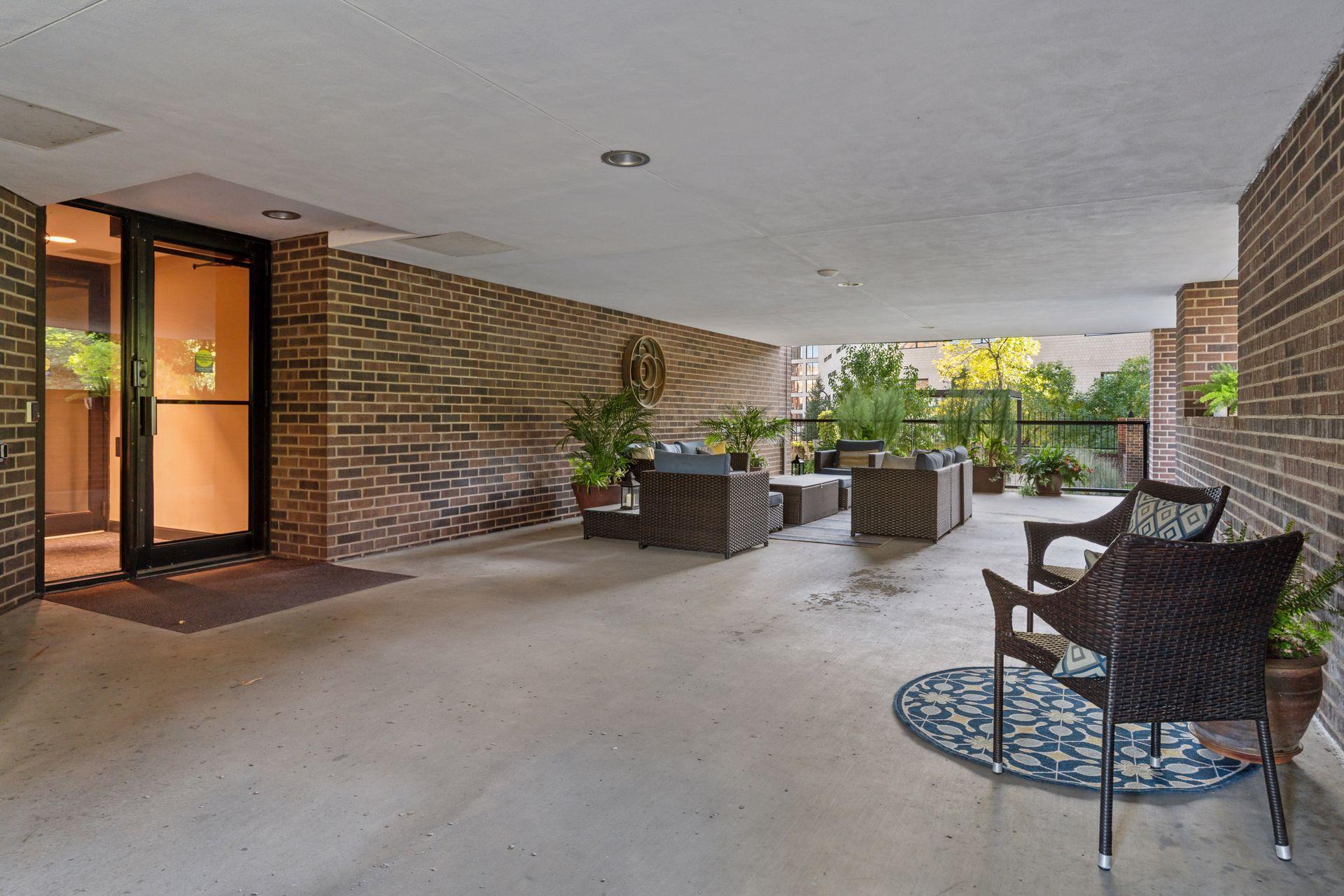 1201 Yale Place Unit: 608