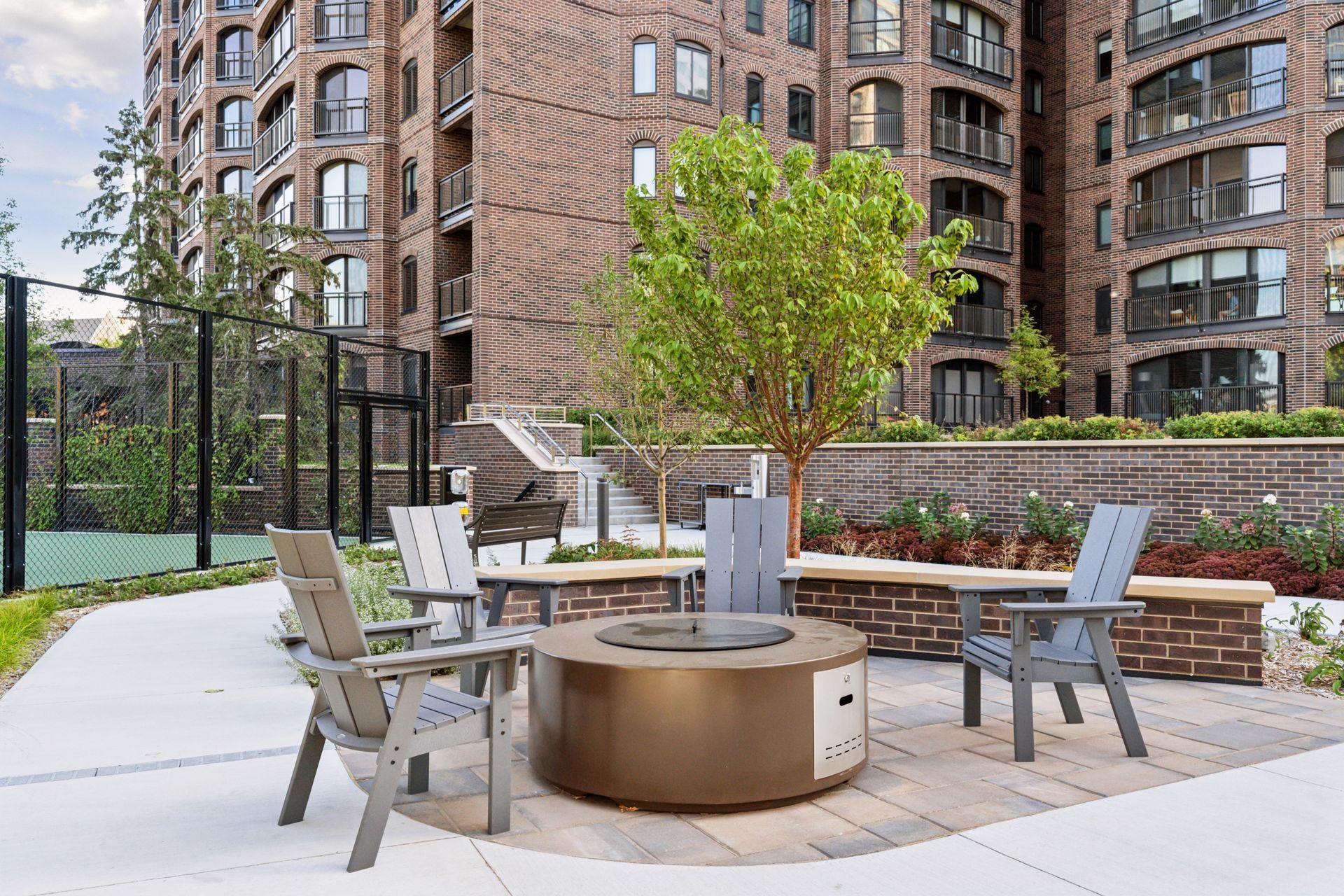 1201 Yale Place Unit: 608