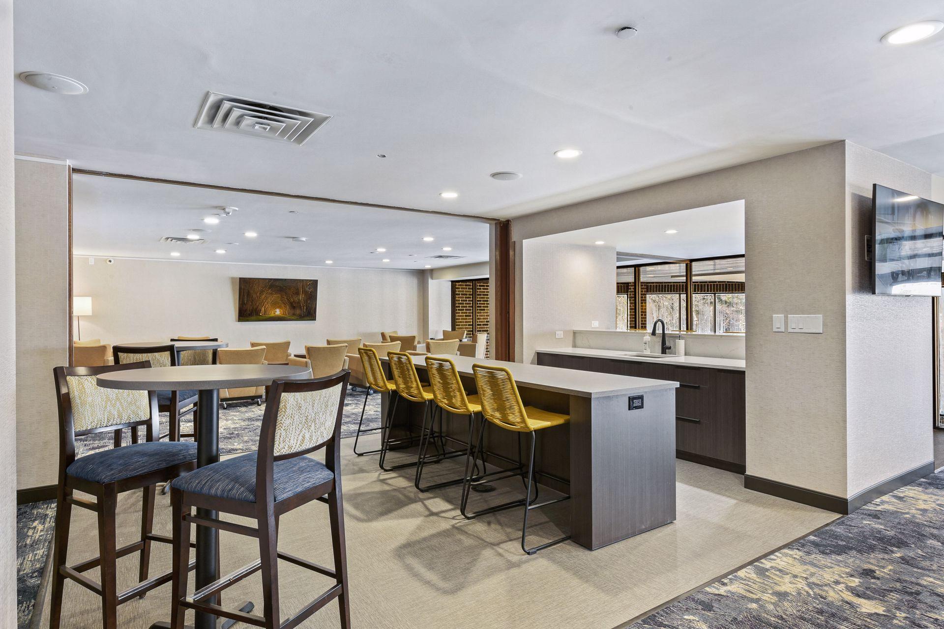 1201 Yale Place Unit: 608