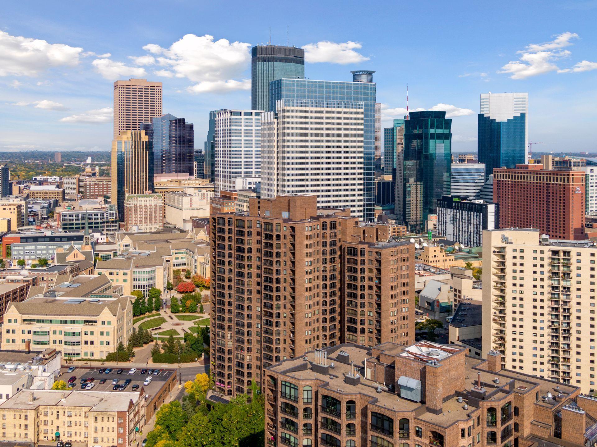 1201 Yale Place Unit: 608