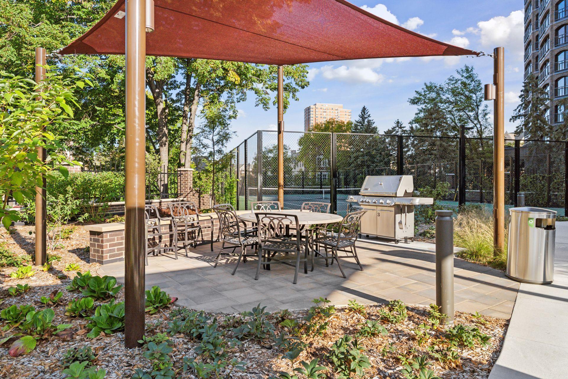 1201 Yale Place Unit: 608