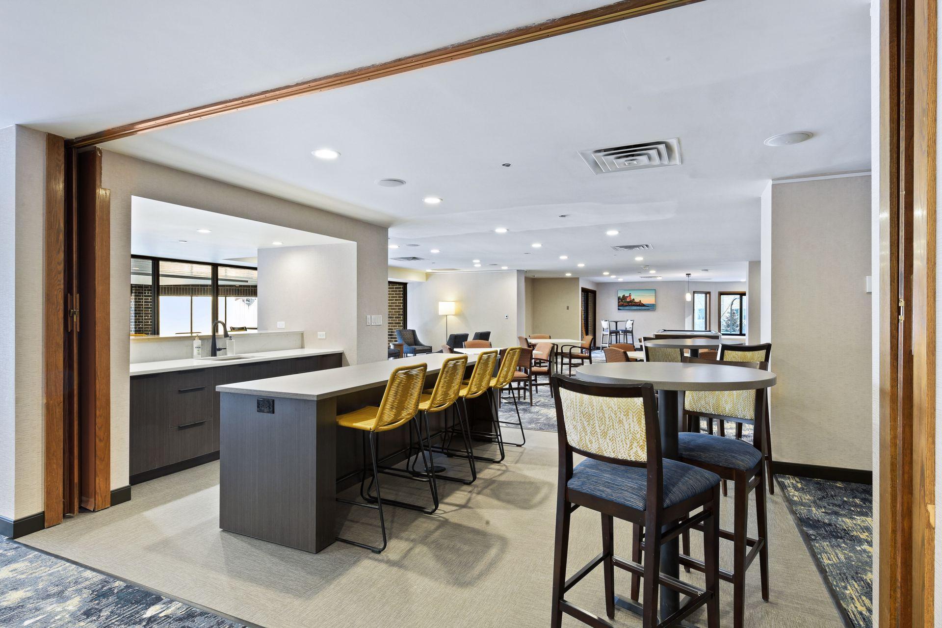 1201 Yale Place Unit: 608