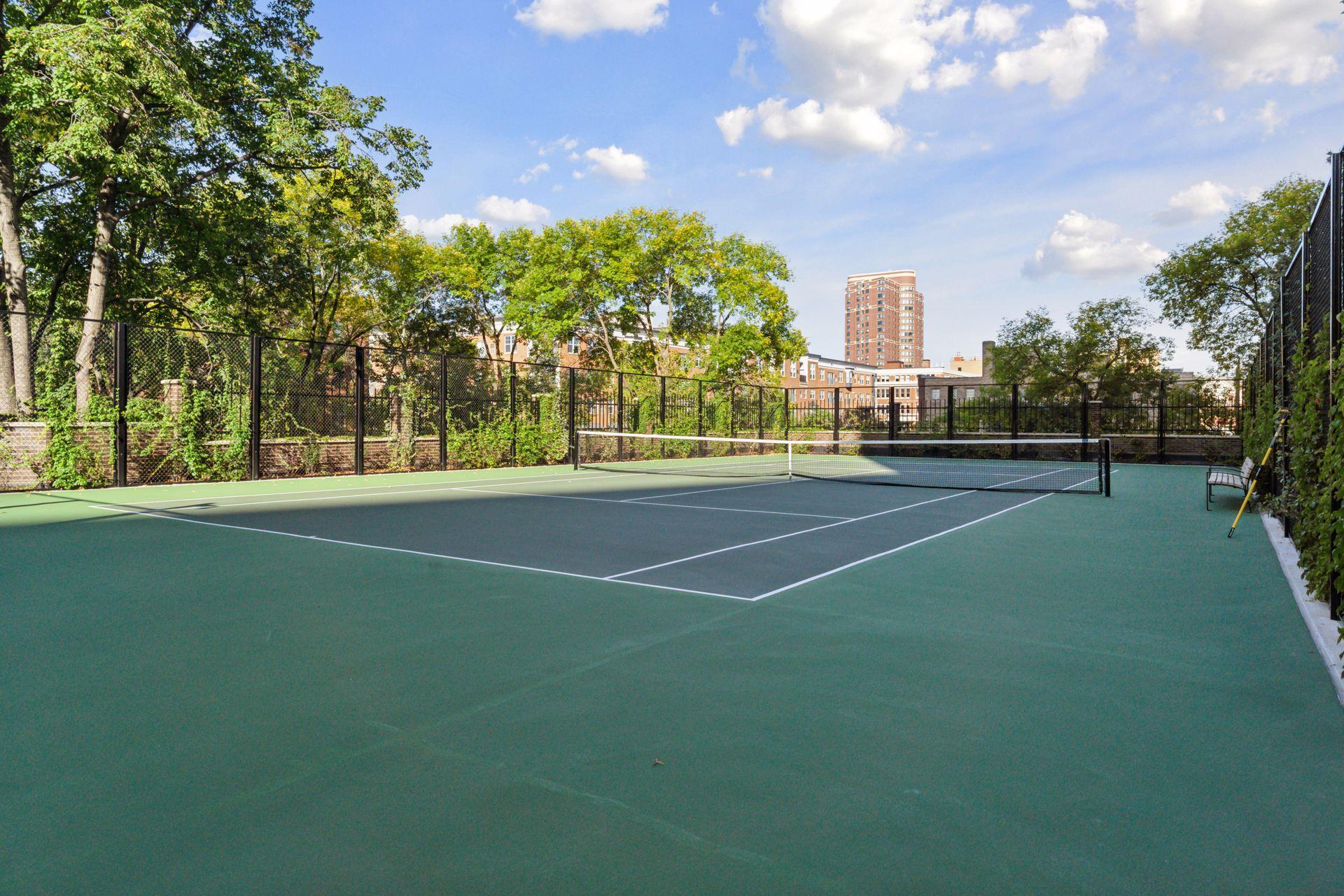 1201 Yale Place Unit: 608