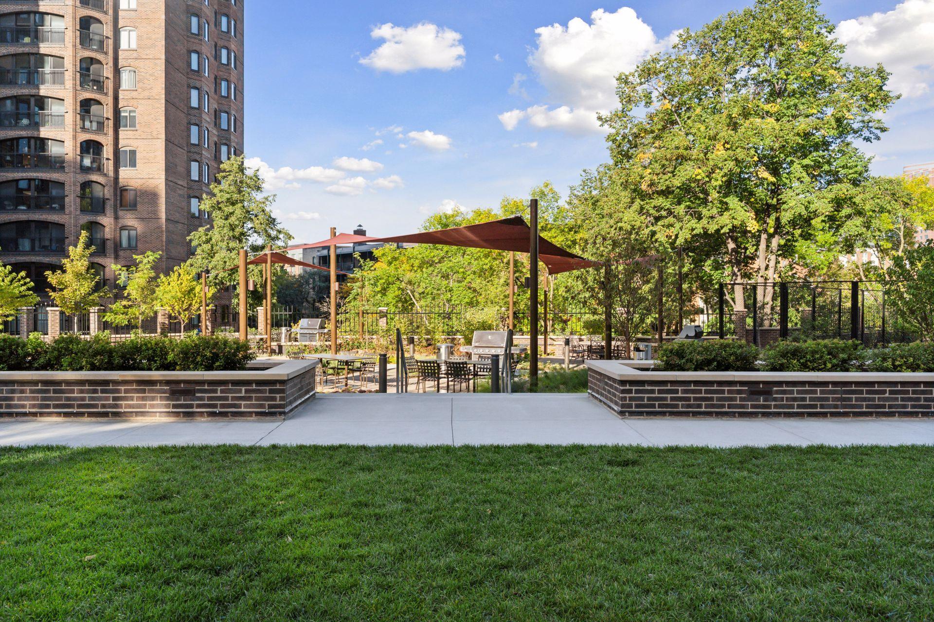 1201 Yale Place Unit: 608