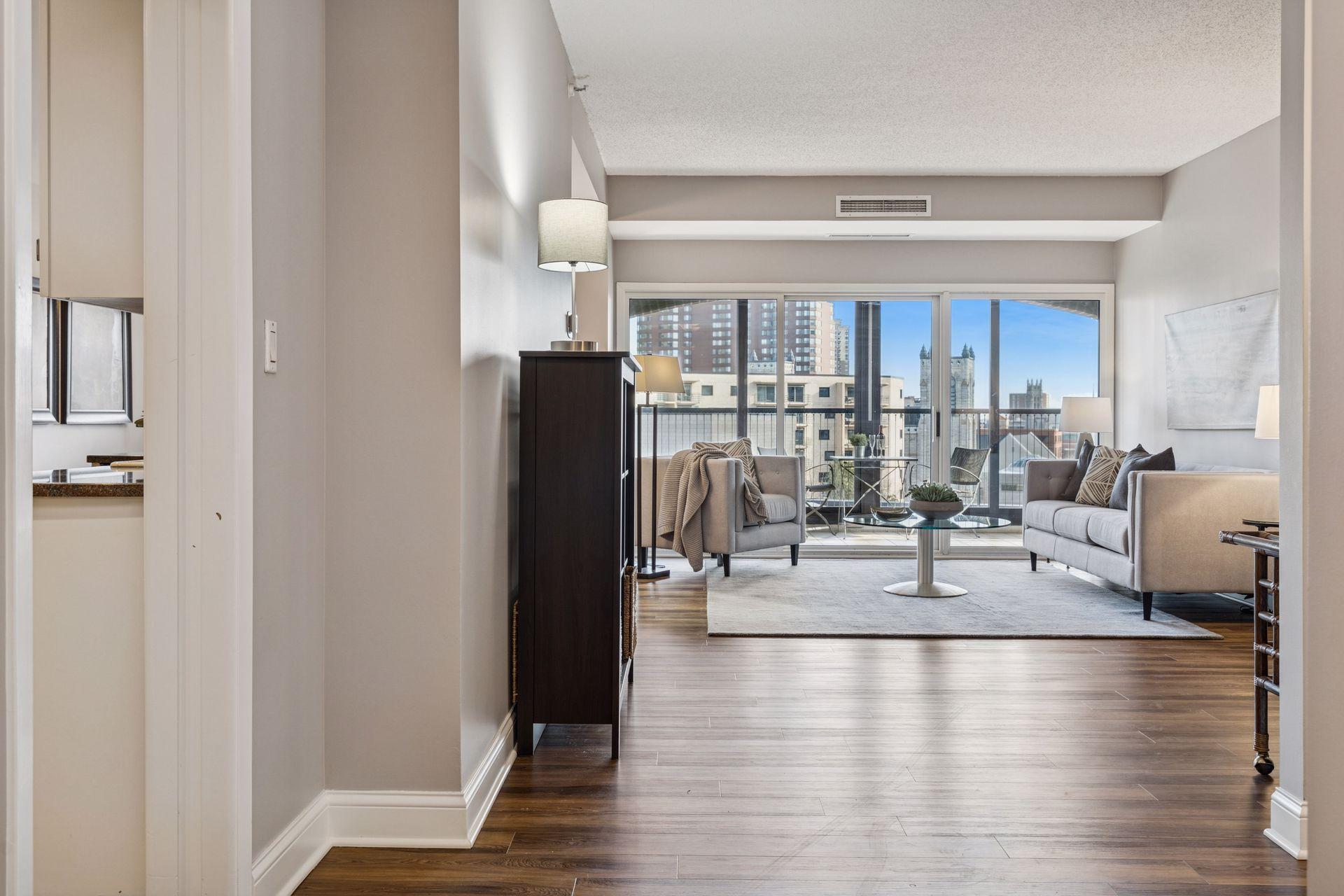 1201 Yale Place Unit: 608