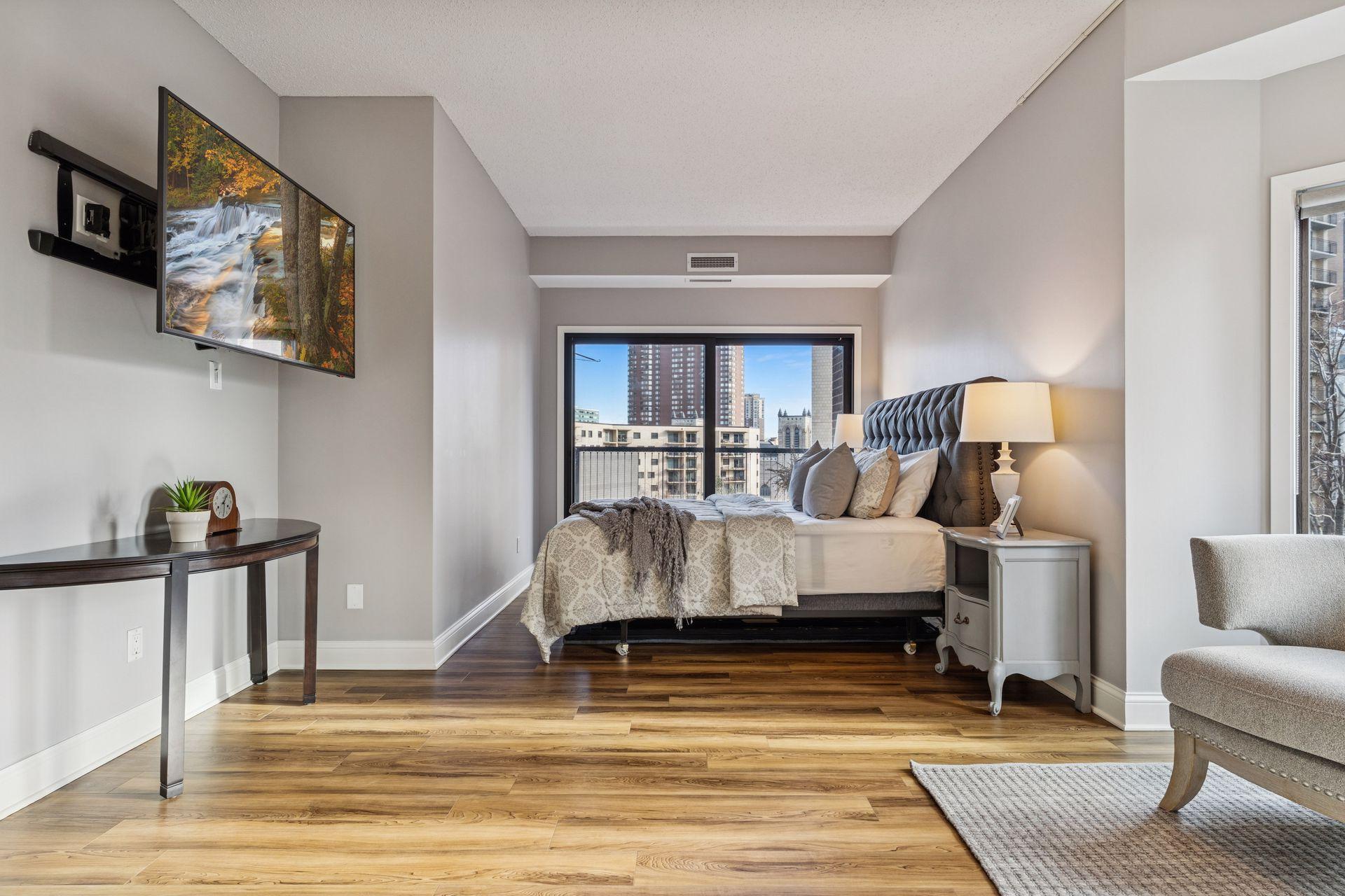 1201 Yale Place Unit: 608