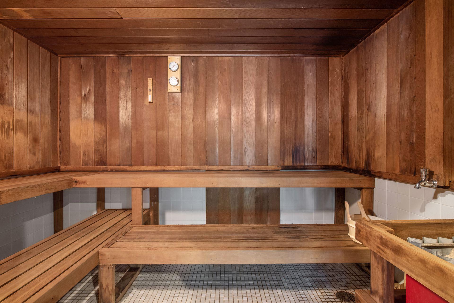 1201 Yale Place Unit: 608