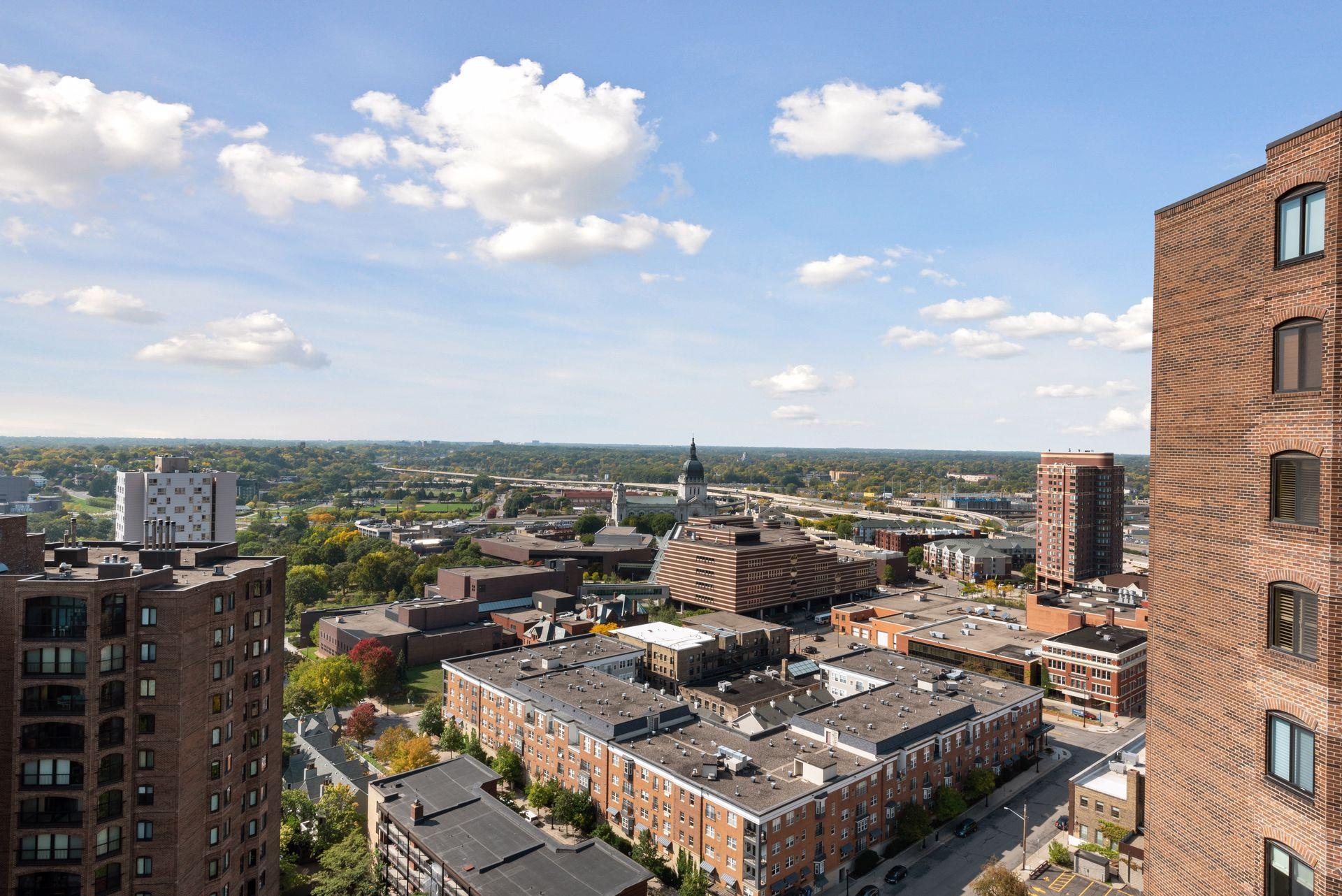 1201 Yale Place Unit: 608