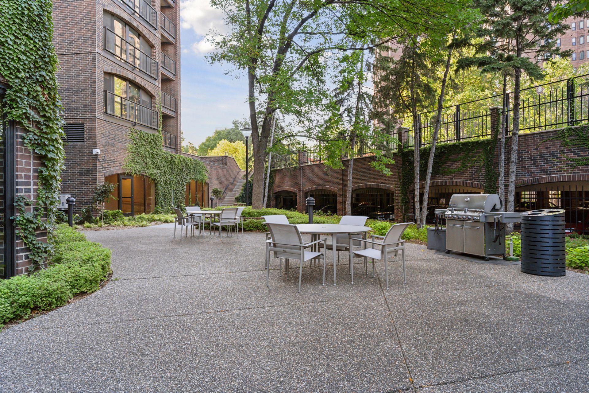 1201 Yale Place Unit: 608