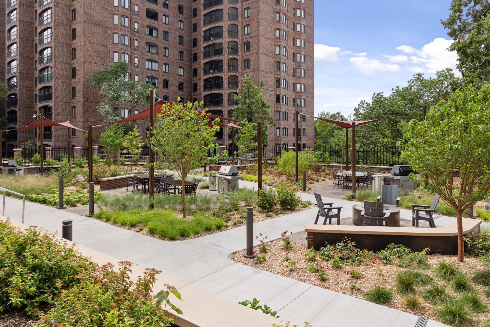 1201 Yale Place Unit: 608