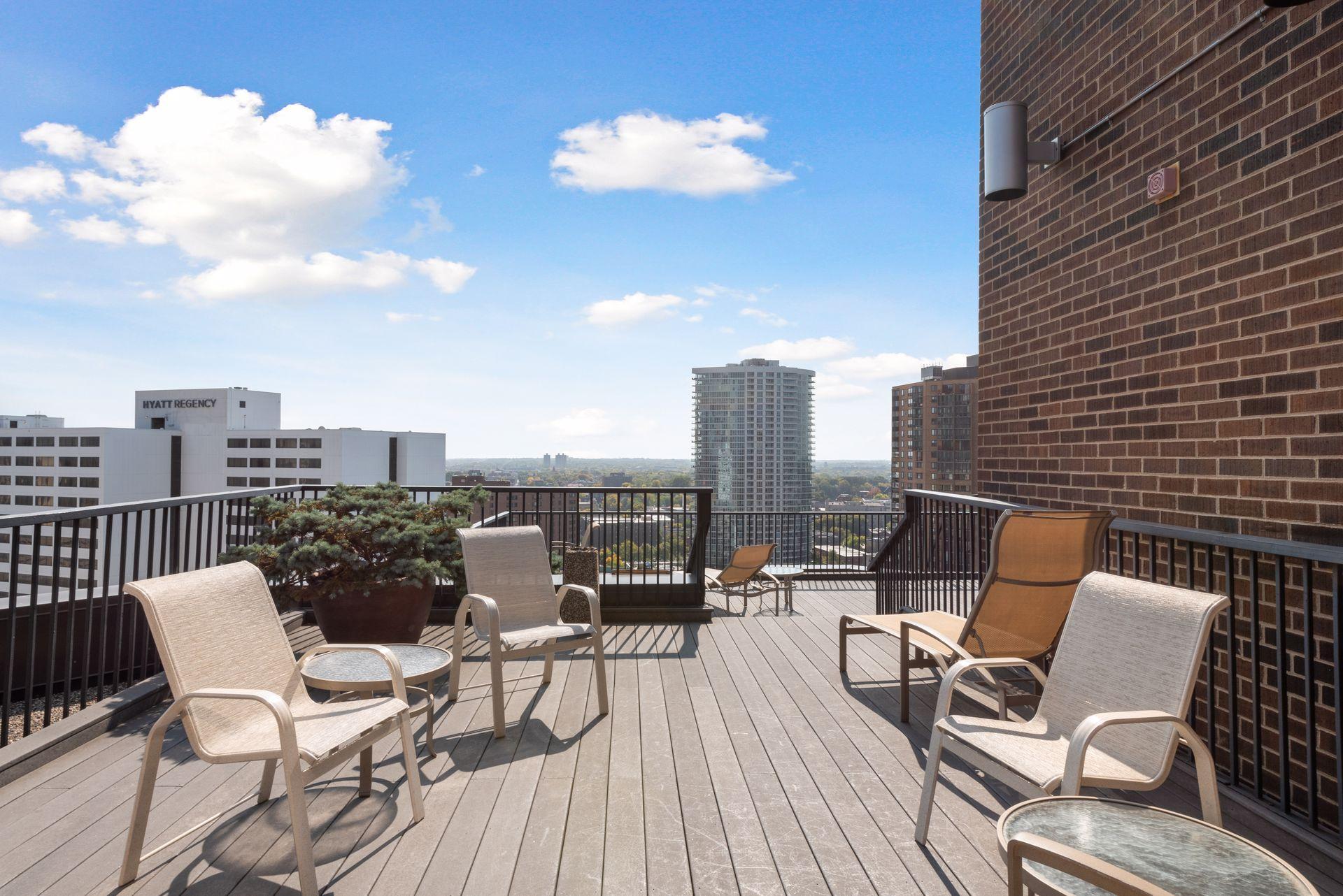 1201 Yale Place Unit: 608