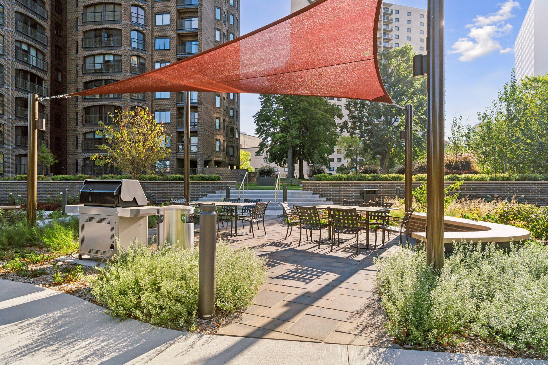 1201 Yale Place Unit: 608