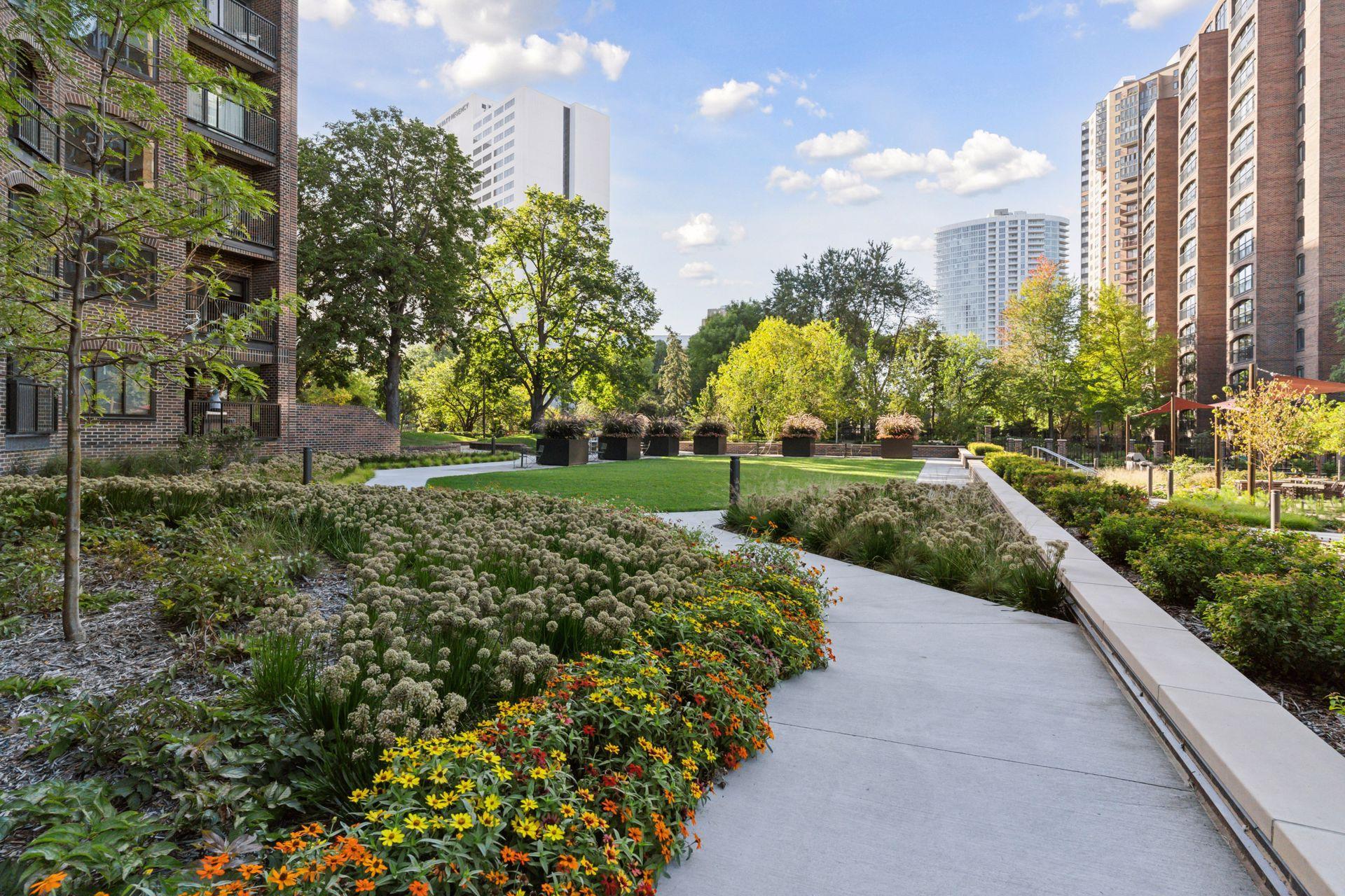 1201 Yale Place Unit: 608