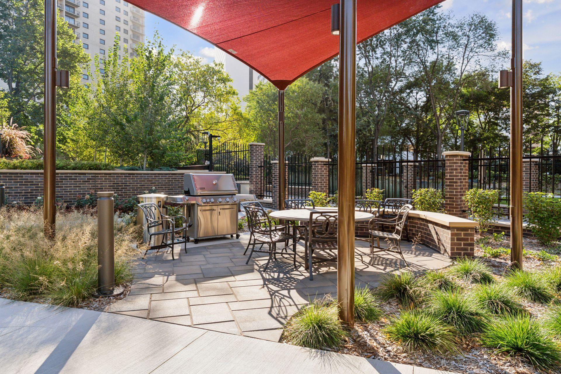 1201 Yale Place Unit: 608