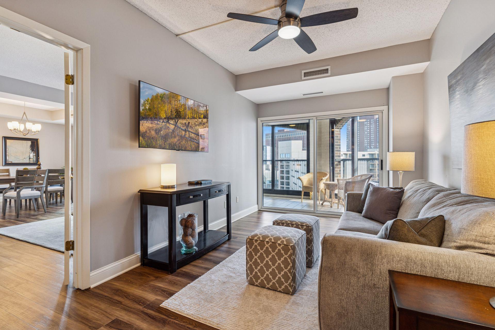 1201 Yale Place Unit: 608