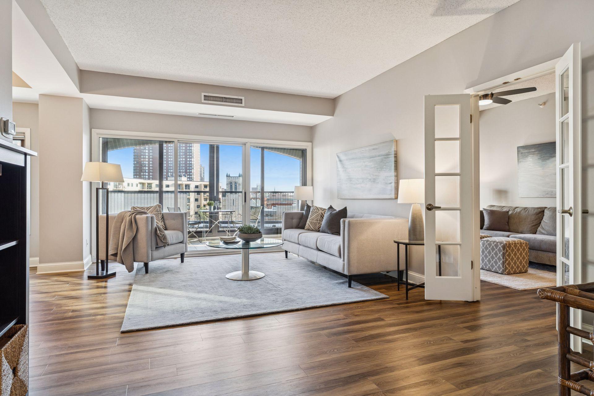 1201 Yale Place Unit: 608