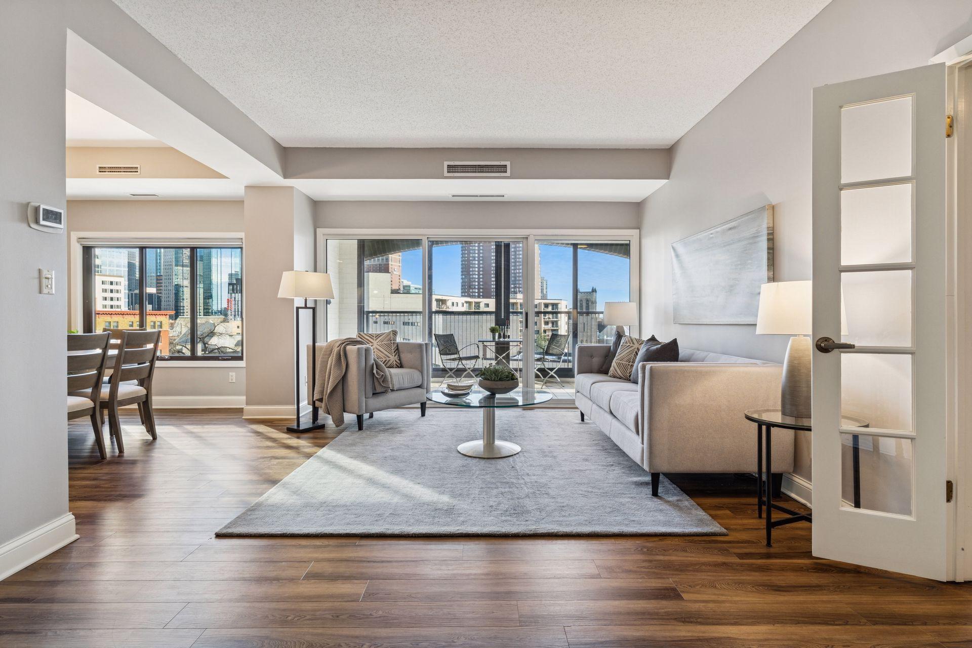 1201 Yale Place Unit: 608
