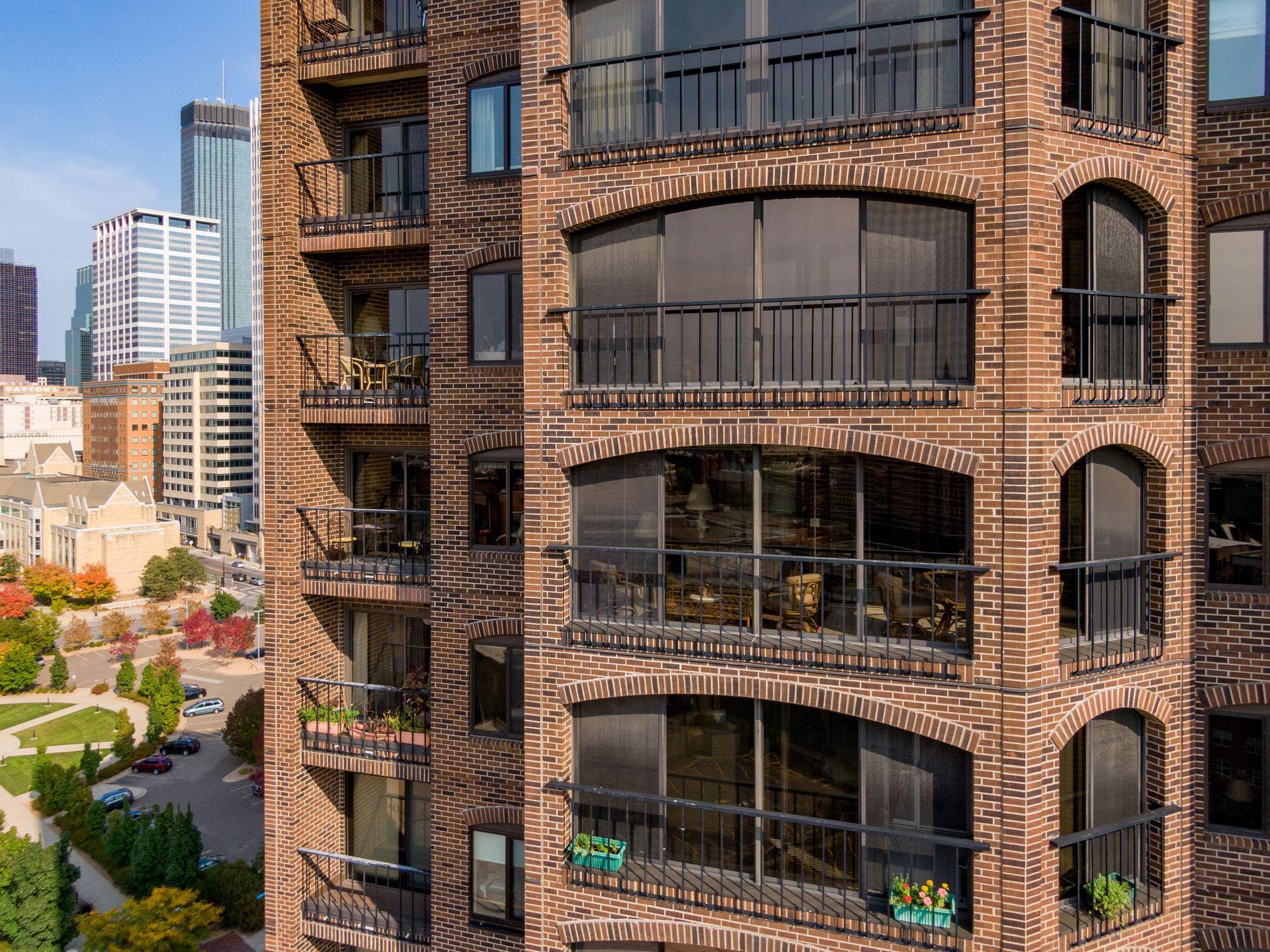 1201 Yale Place Unit: 608