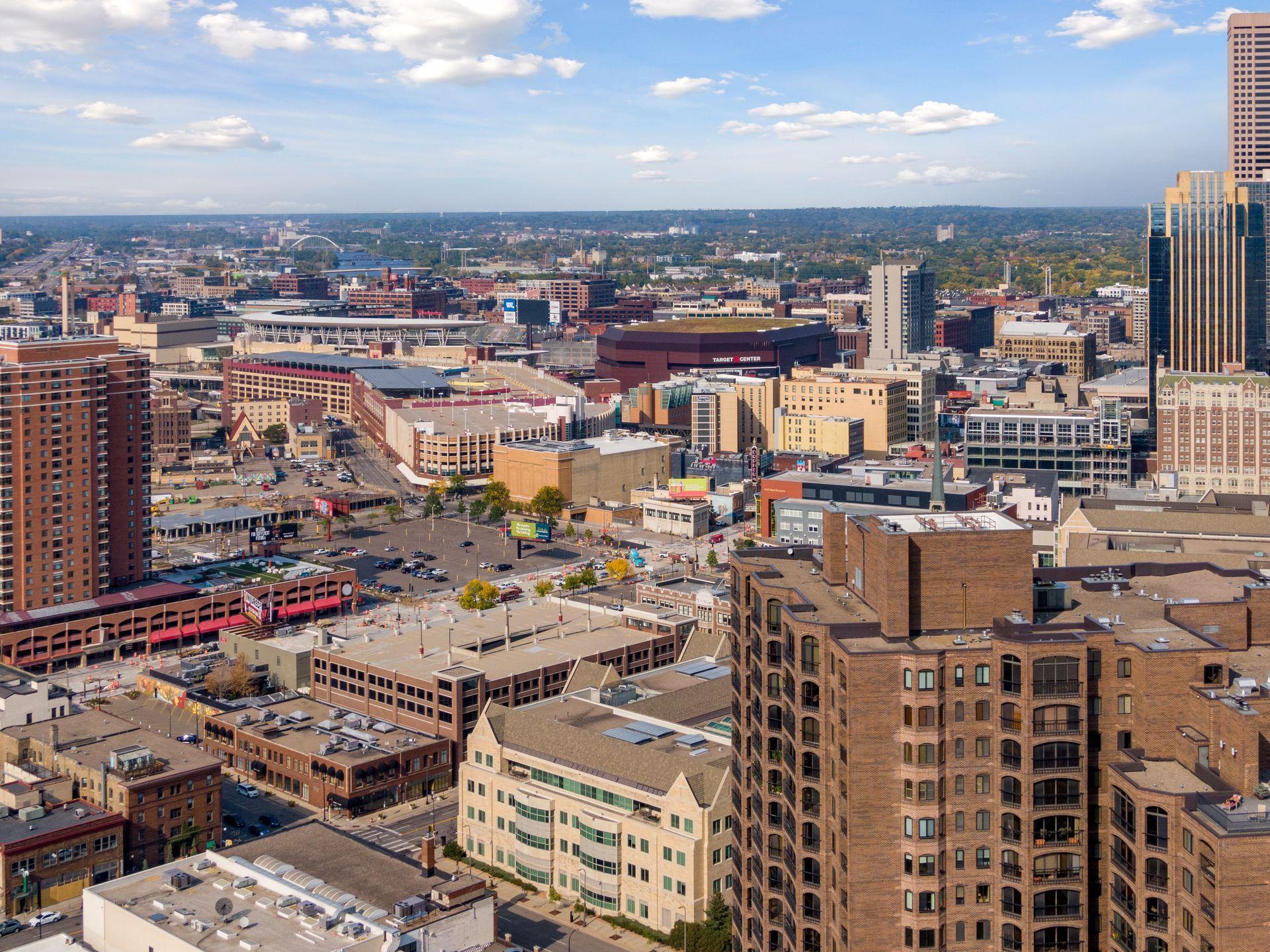 1201 Yale Place Unit: 608