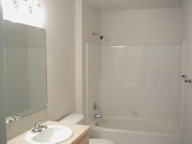 4211 Artesia