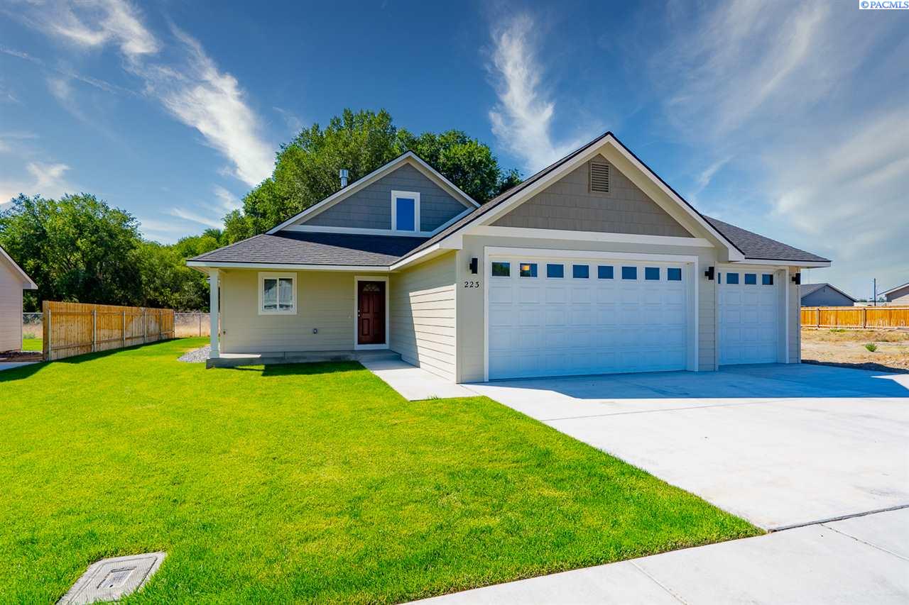 223 Emick Ln