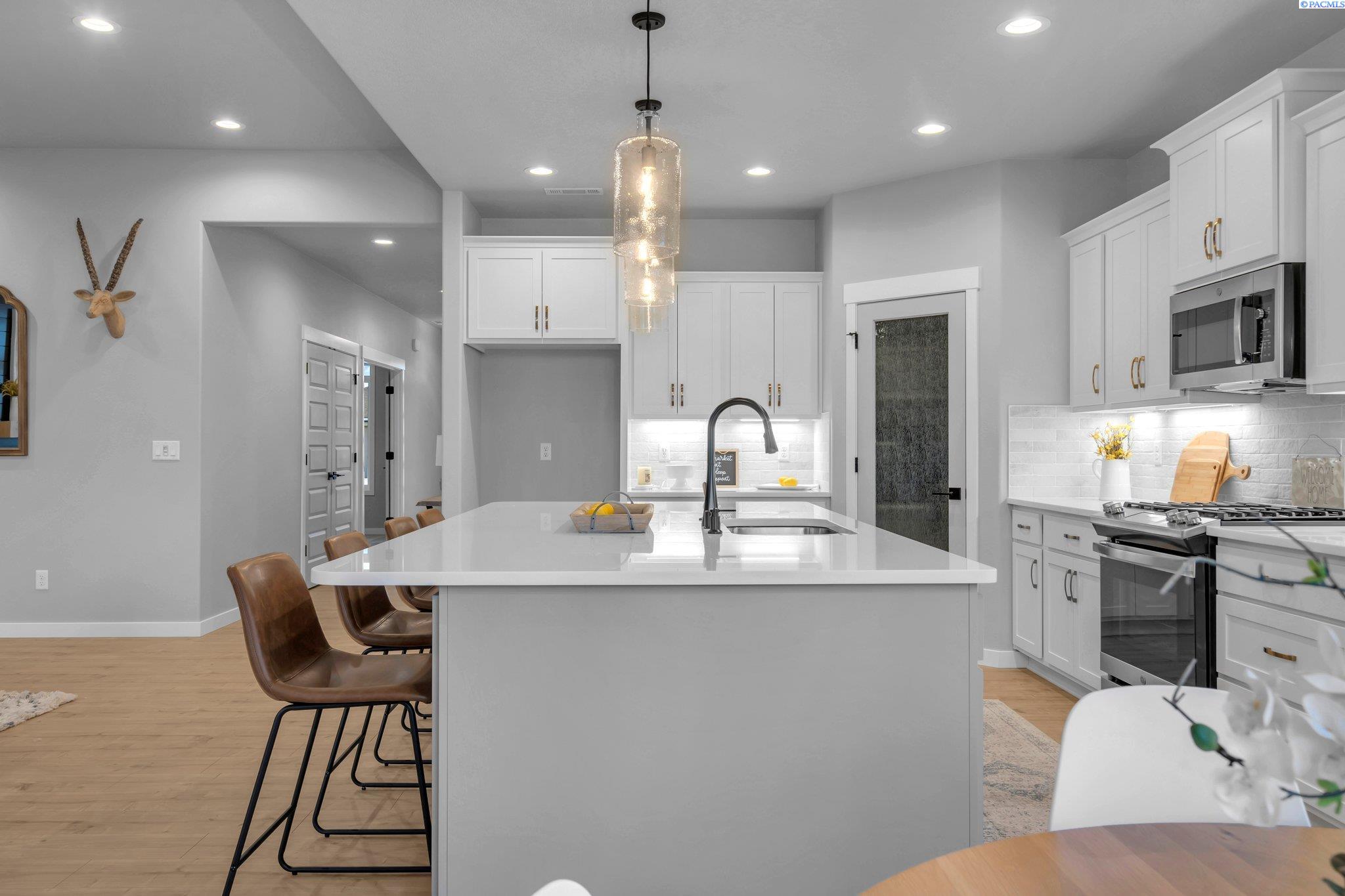 8613 Dusty Maiden Dr