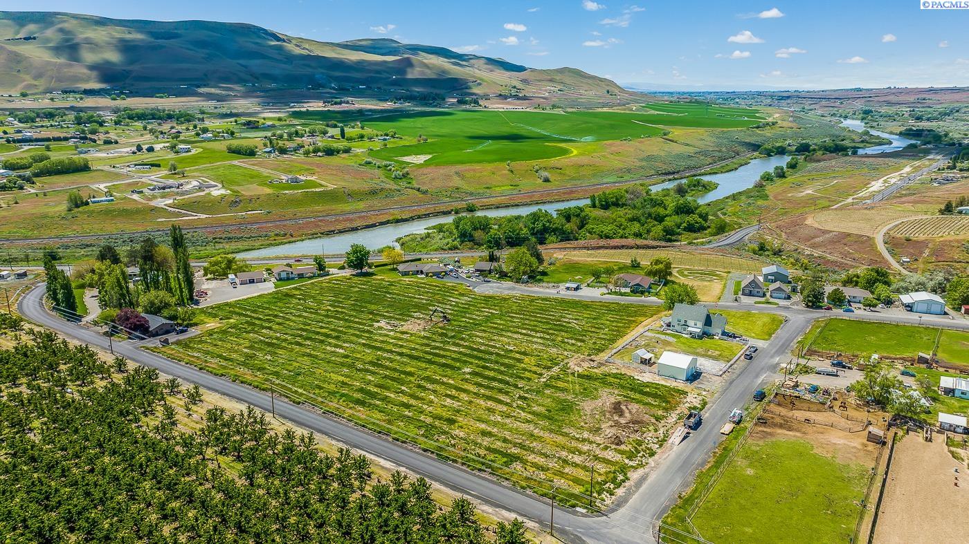 Lot 9 Empire Drive Unit: Build Your Dream Home With a View!