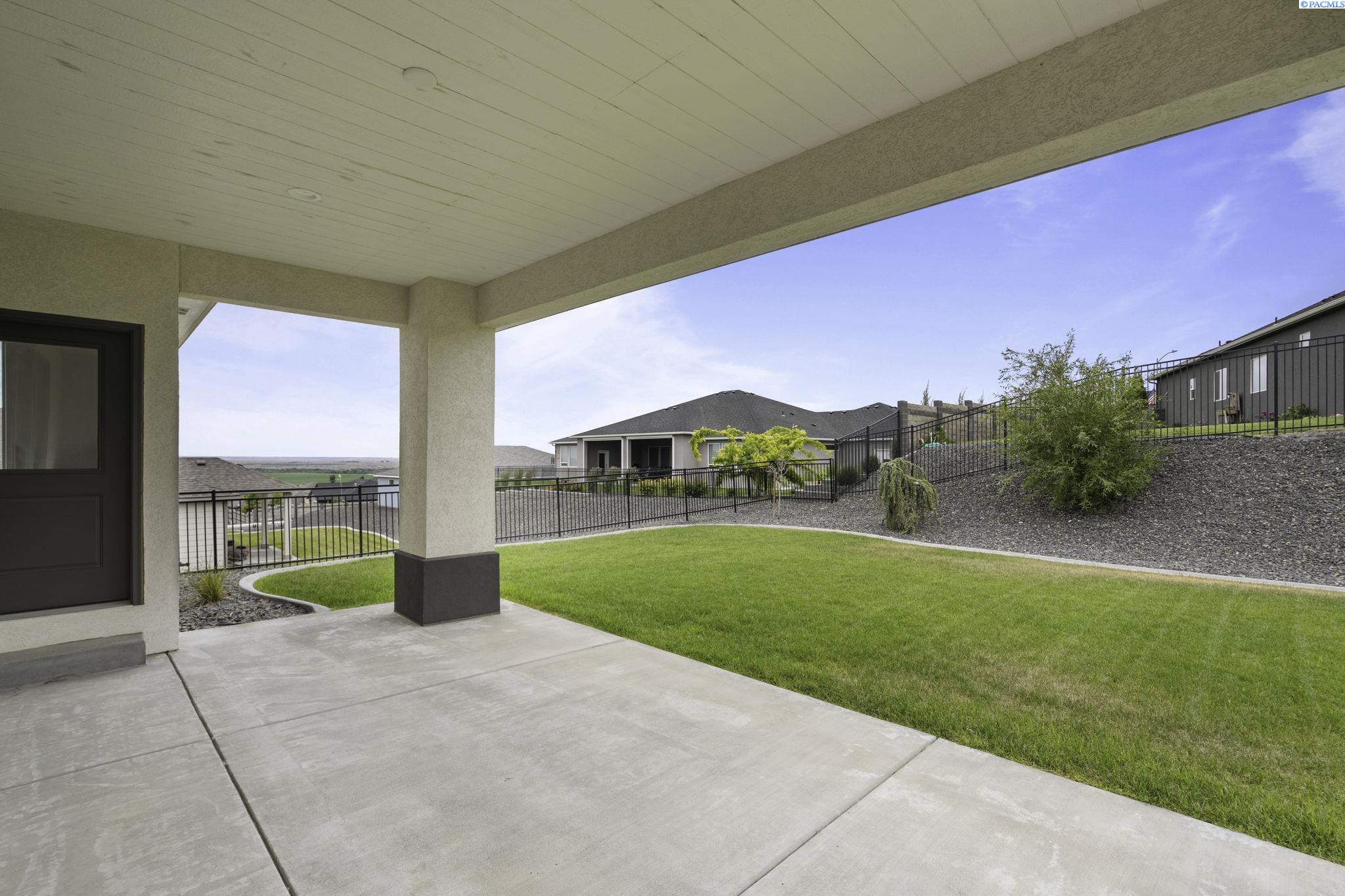 726 Athens Dr