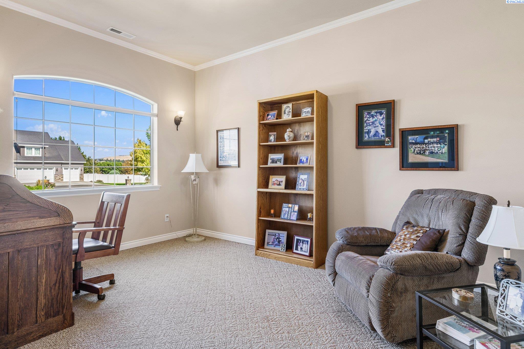 100013 E Brandon Dr