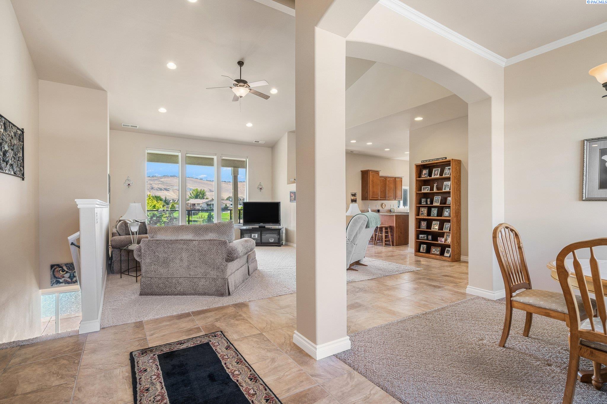 100013 E Brandon Dr