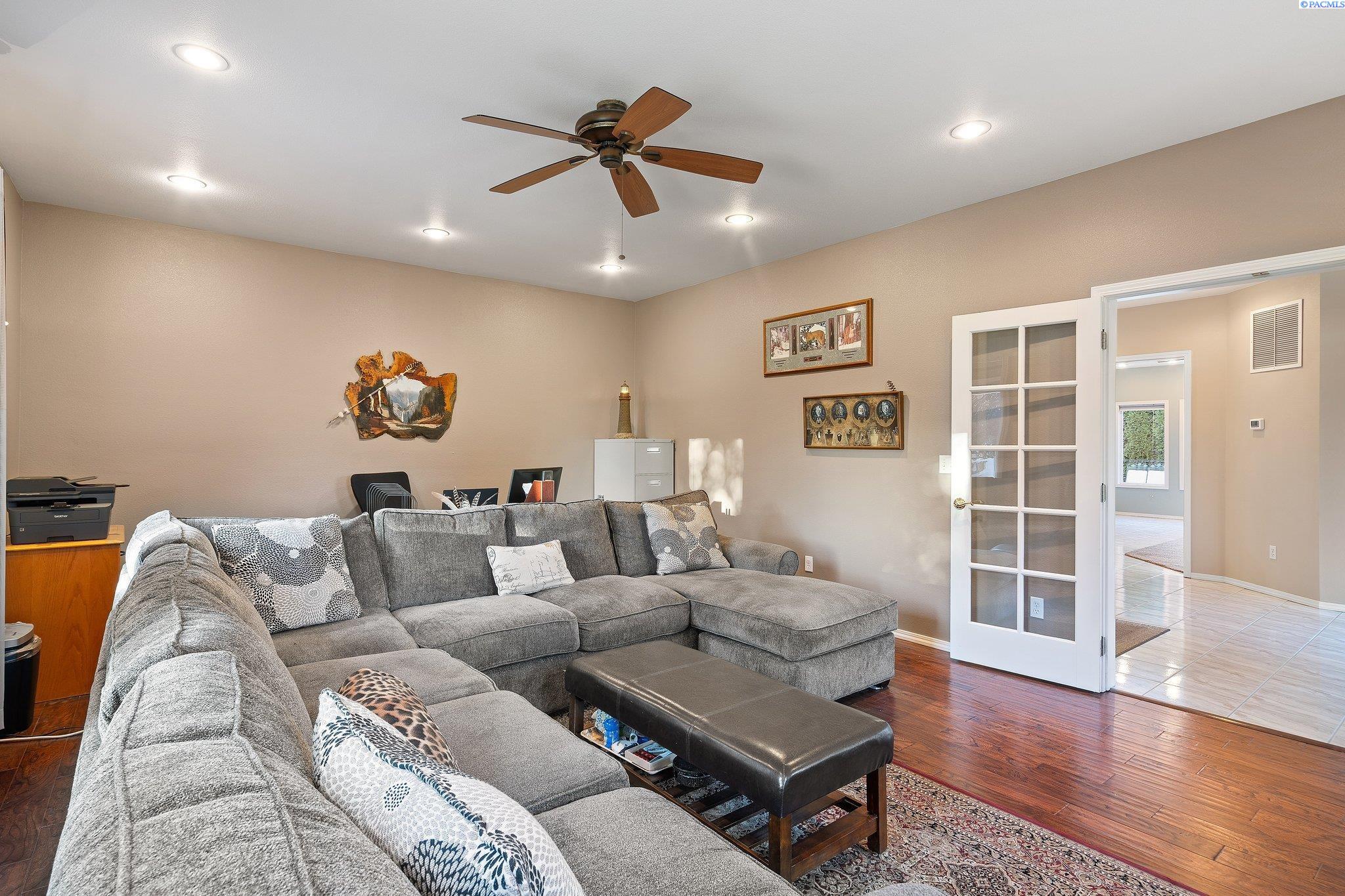 9401 W Richardson Rd