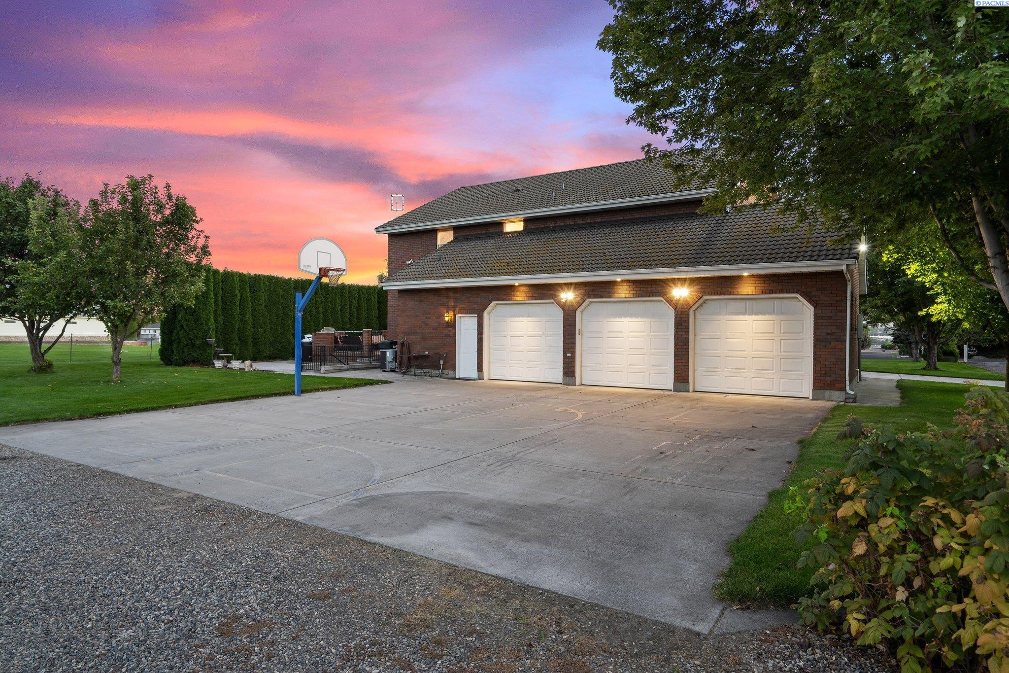 9401 W Richardson Rd