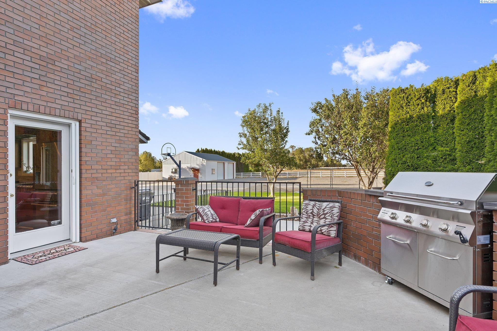 9401 W Richardson Rd