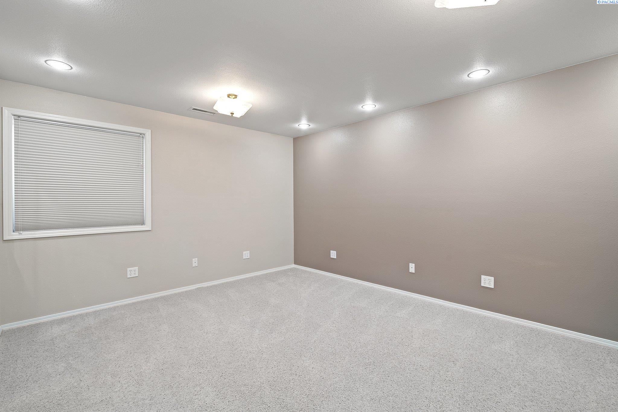 9401 W Richardson Rd