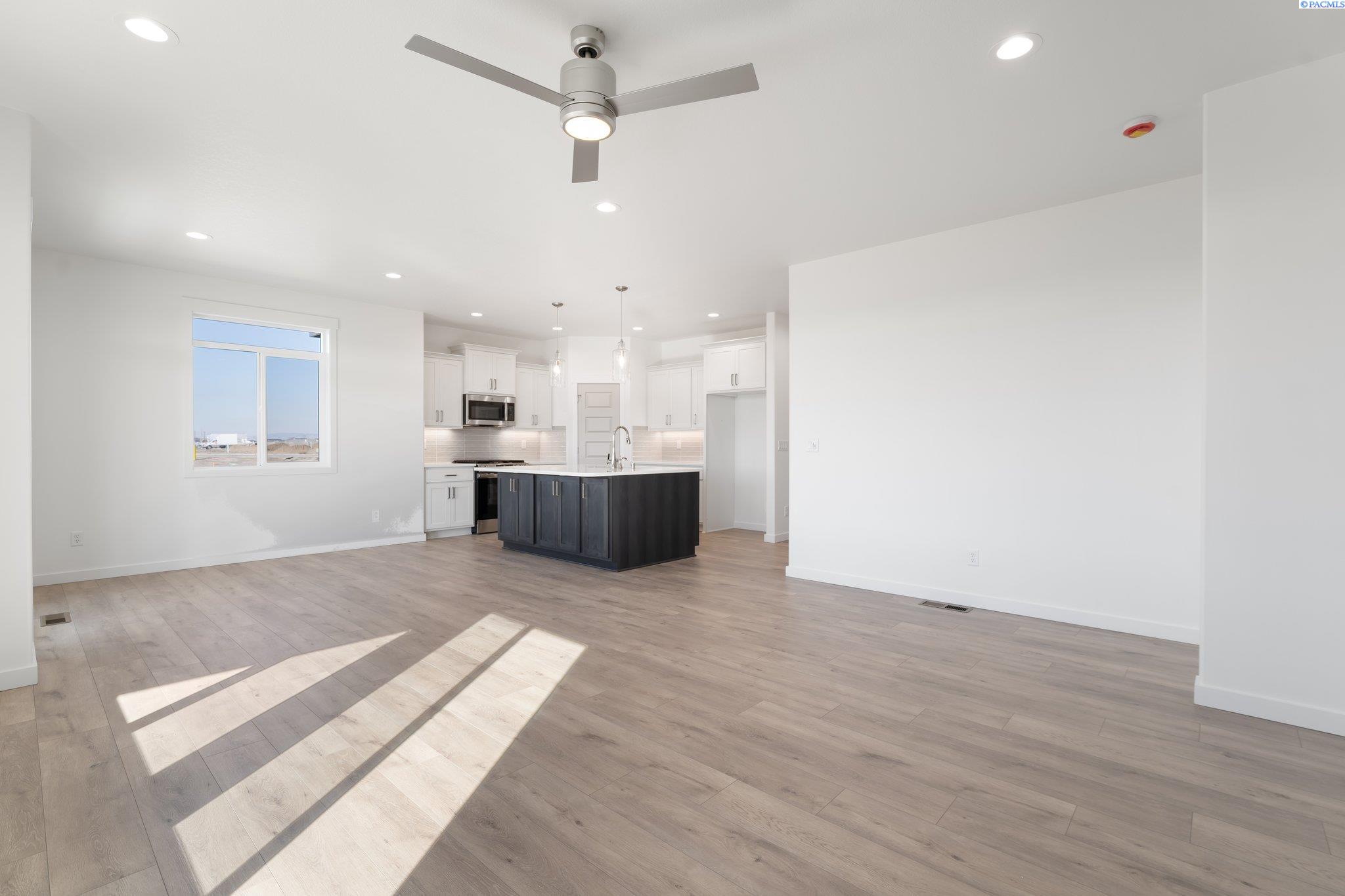 8806 Ashen Dr