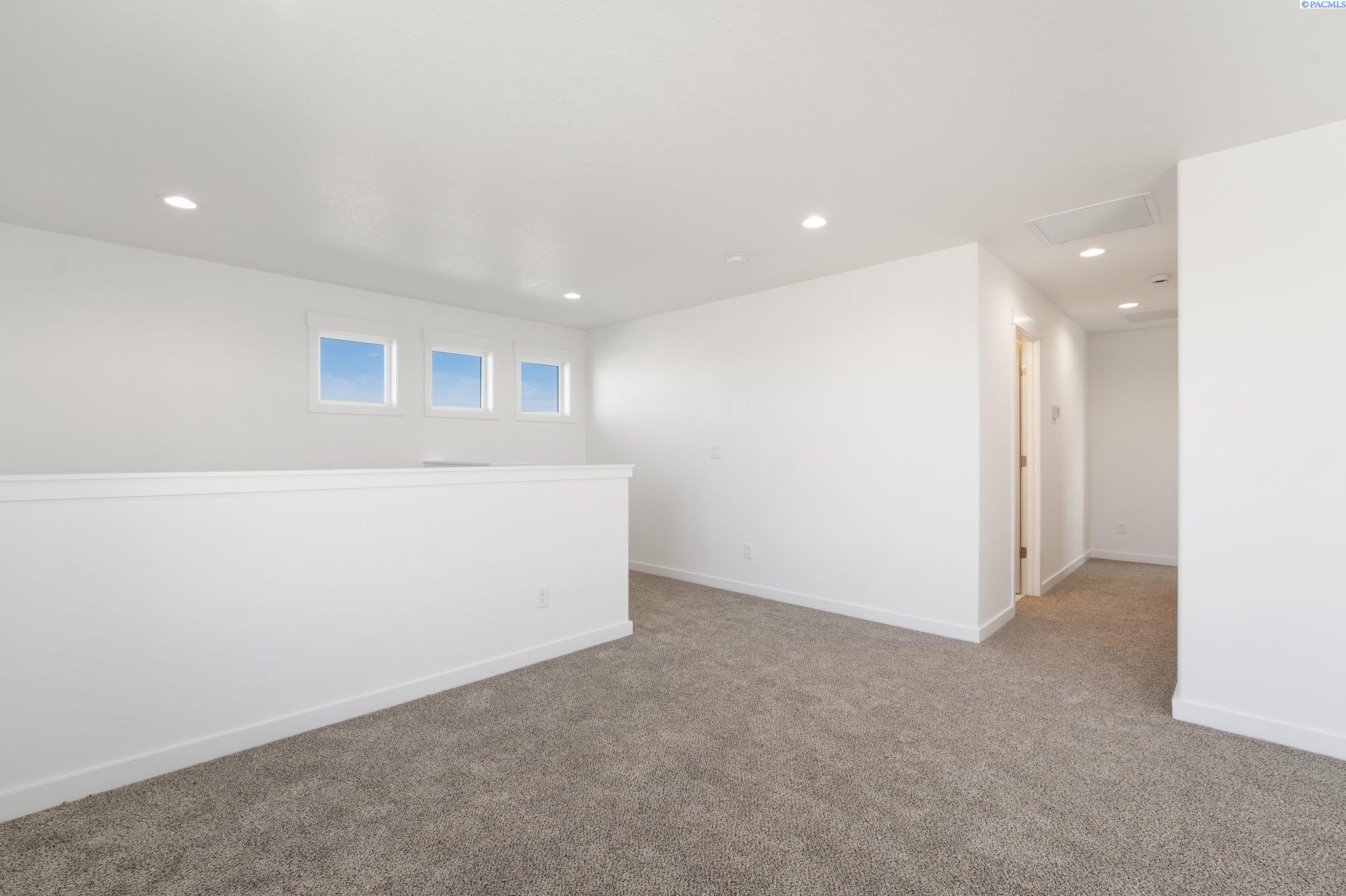 8806 Ashen Dr