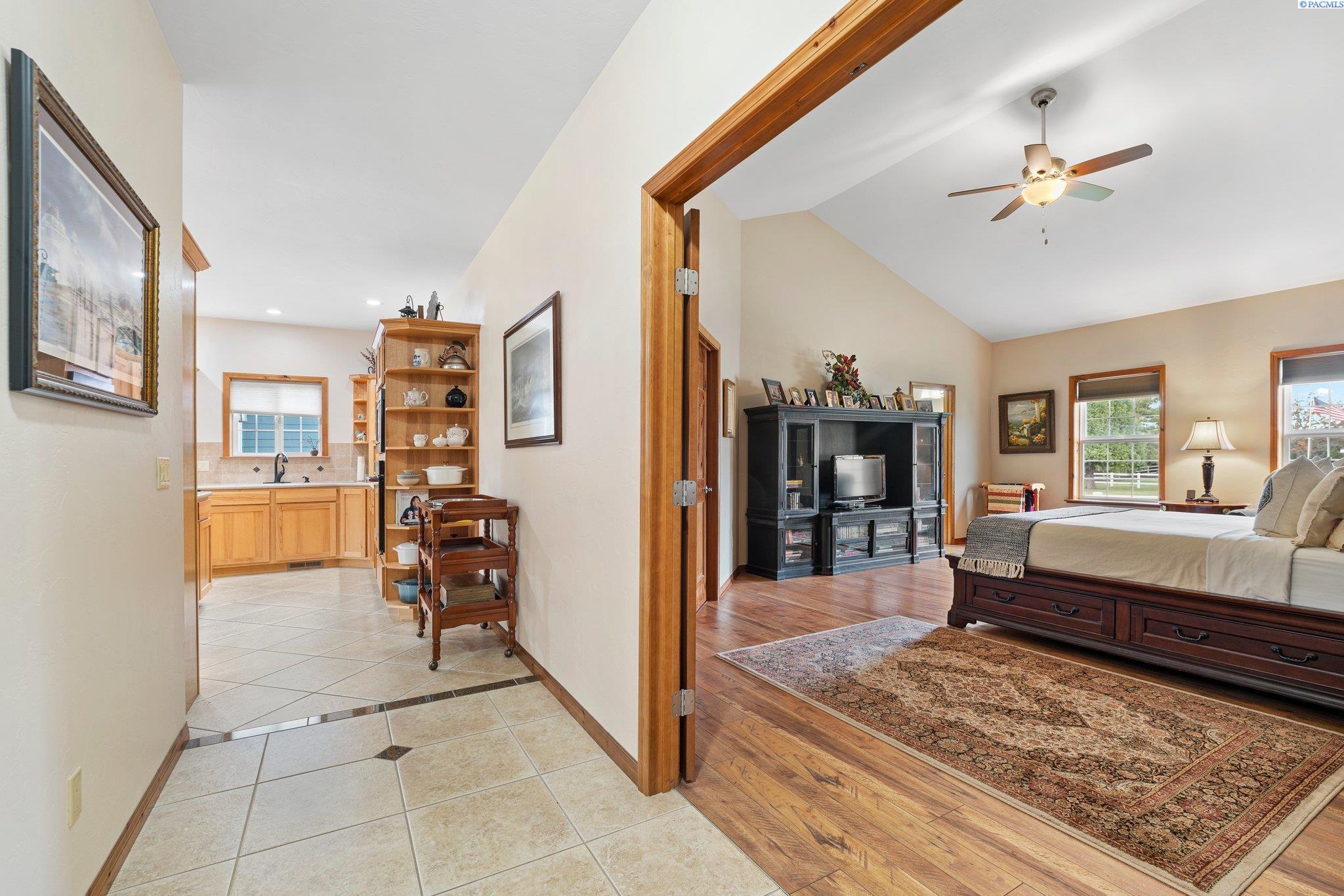 6004 Glenbrook Loop