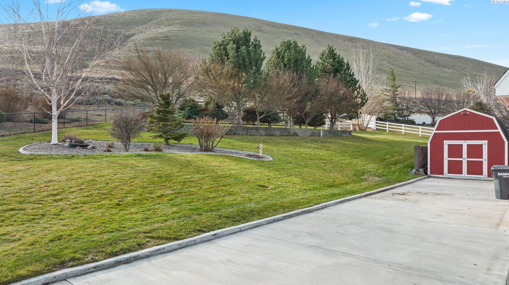6004 Glenbrook Loop